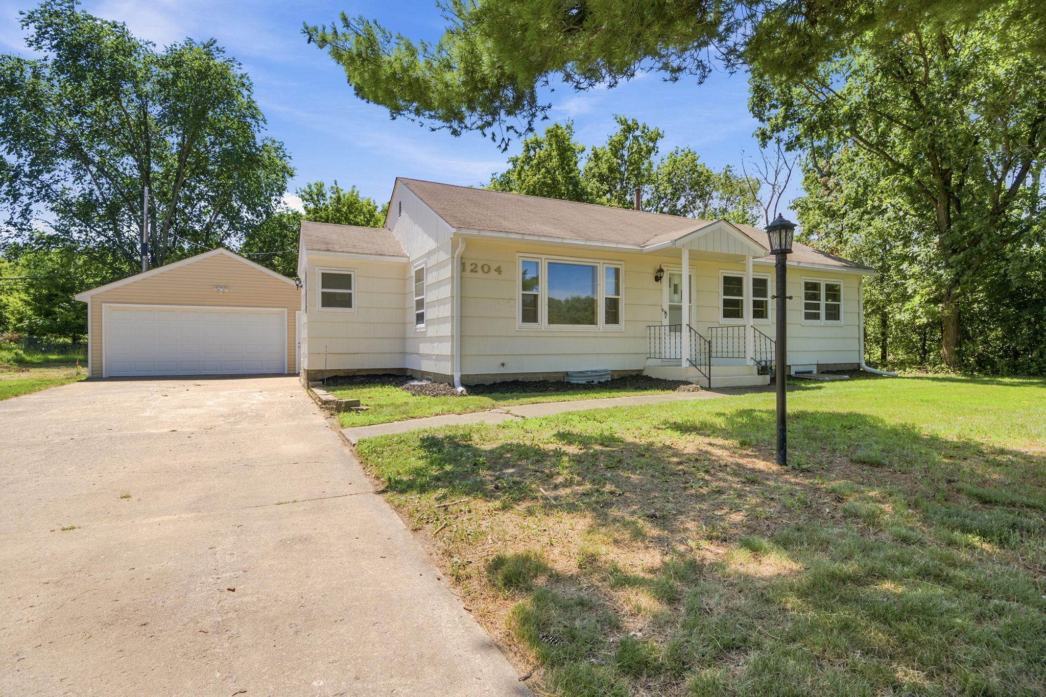1204 133rd Lane Ne Property Photo 2