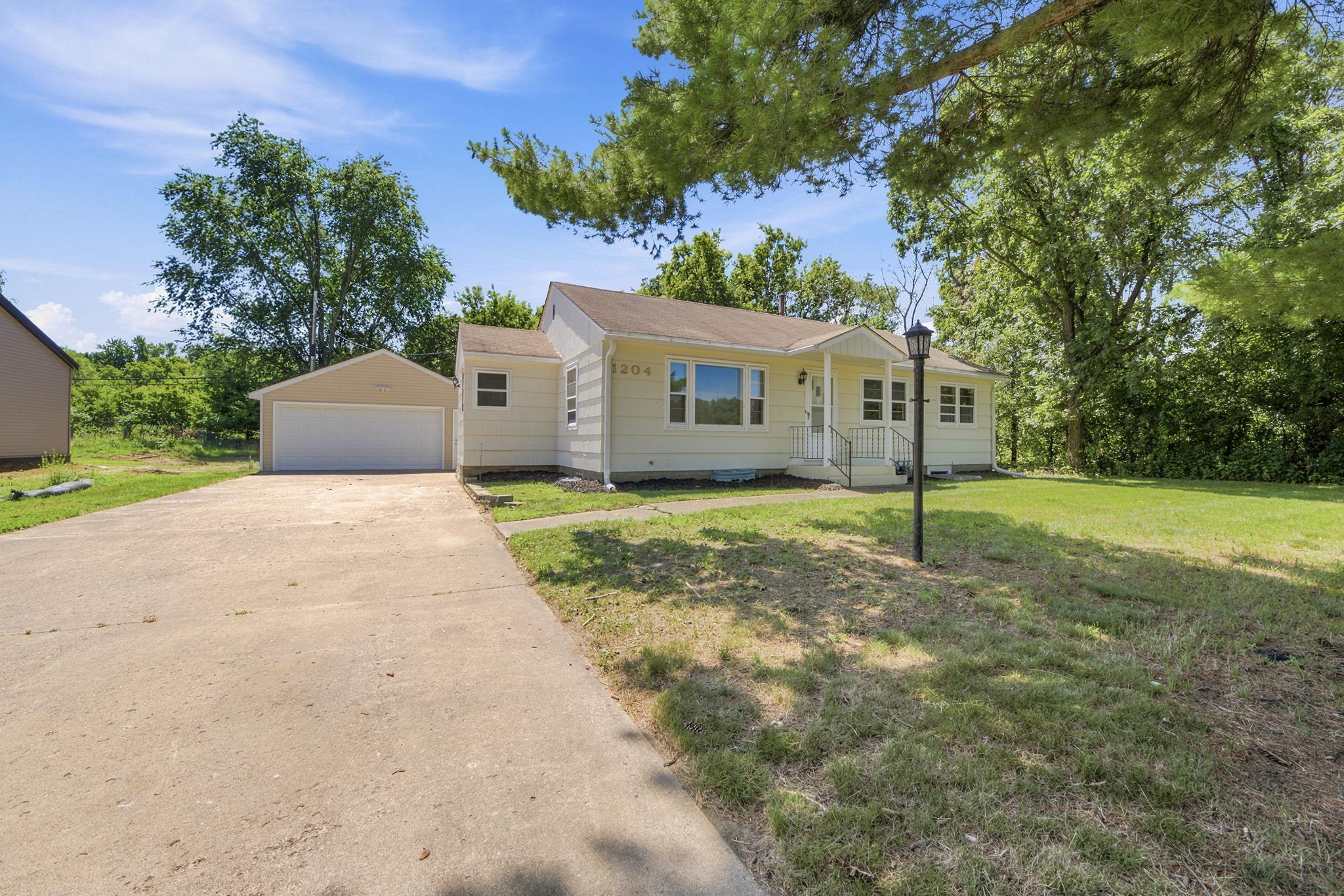 1204 133rd Lane Ne Property Photo 3