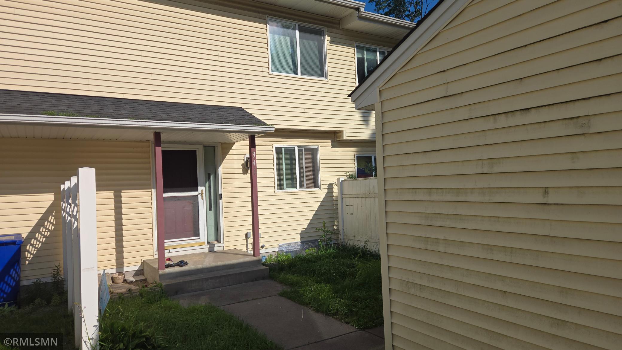 341 Winifred Street E Property Photo 1