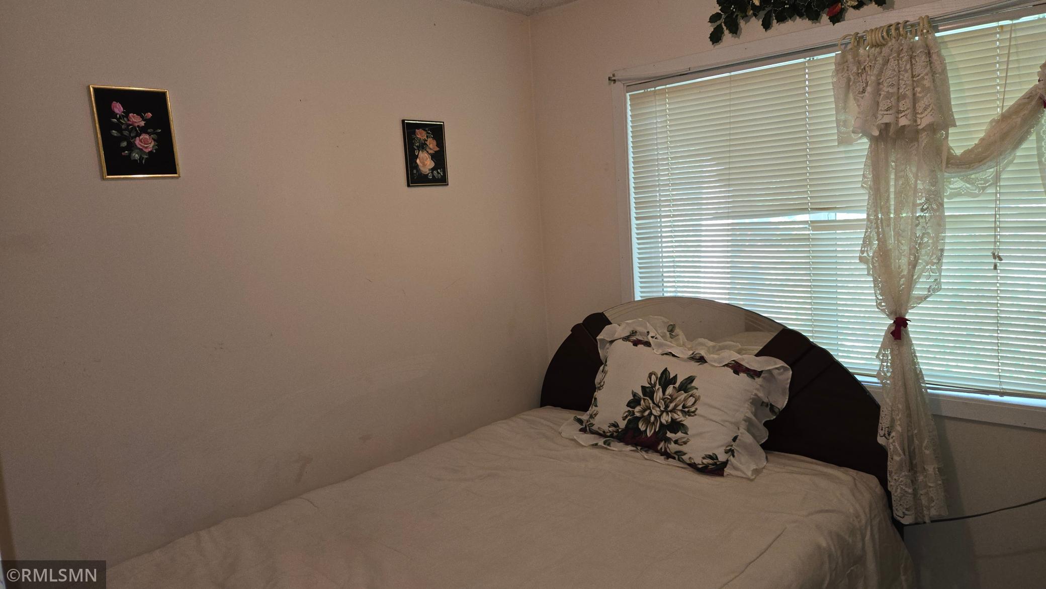 341 Winifred Street E Property Photo 14