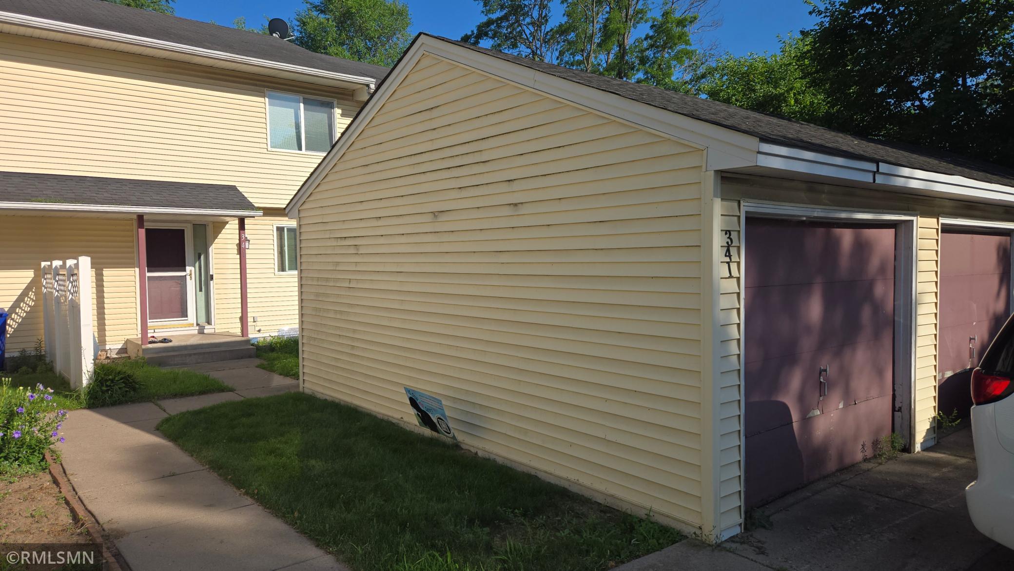 341 Winifred Street E Property Photo 21