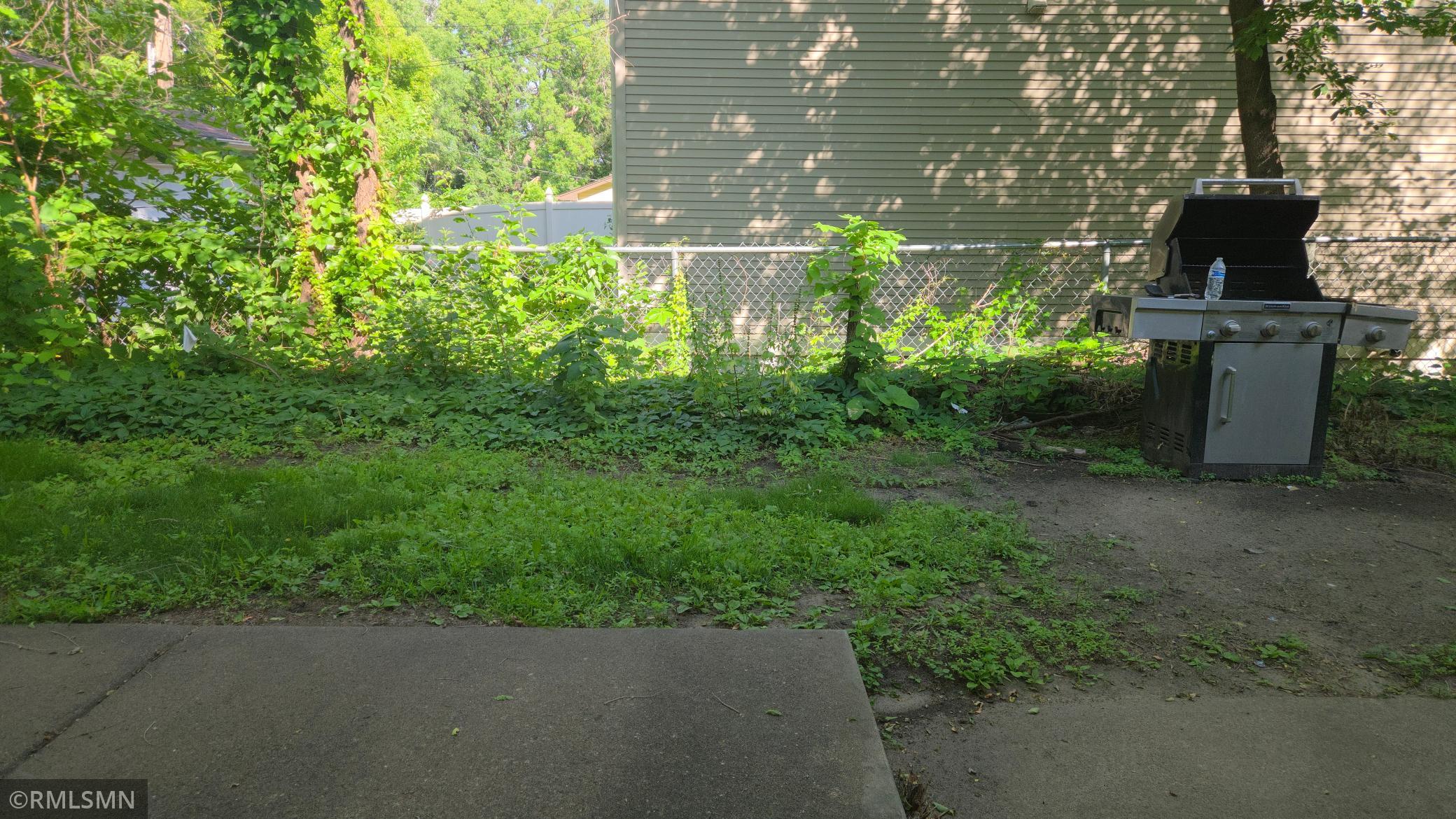 341 Winifred Street E Property Photo 29