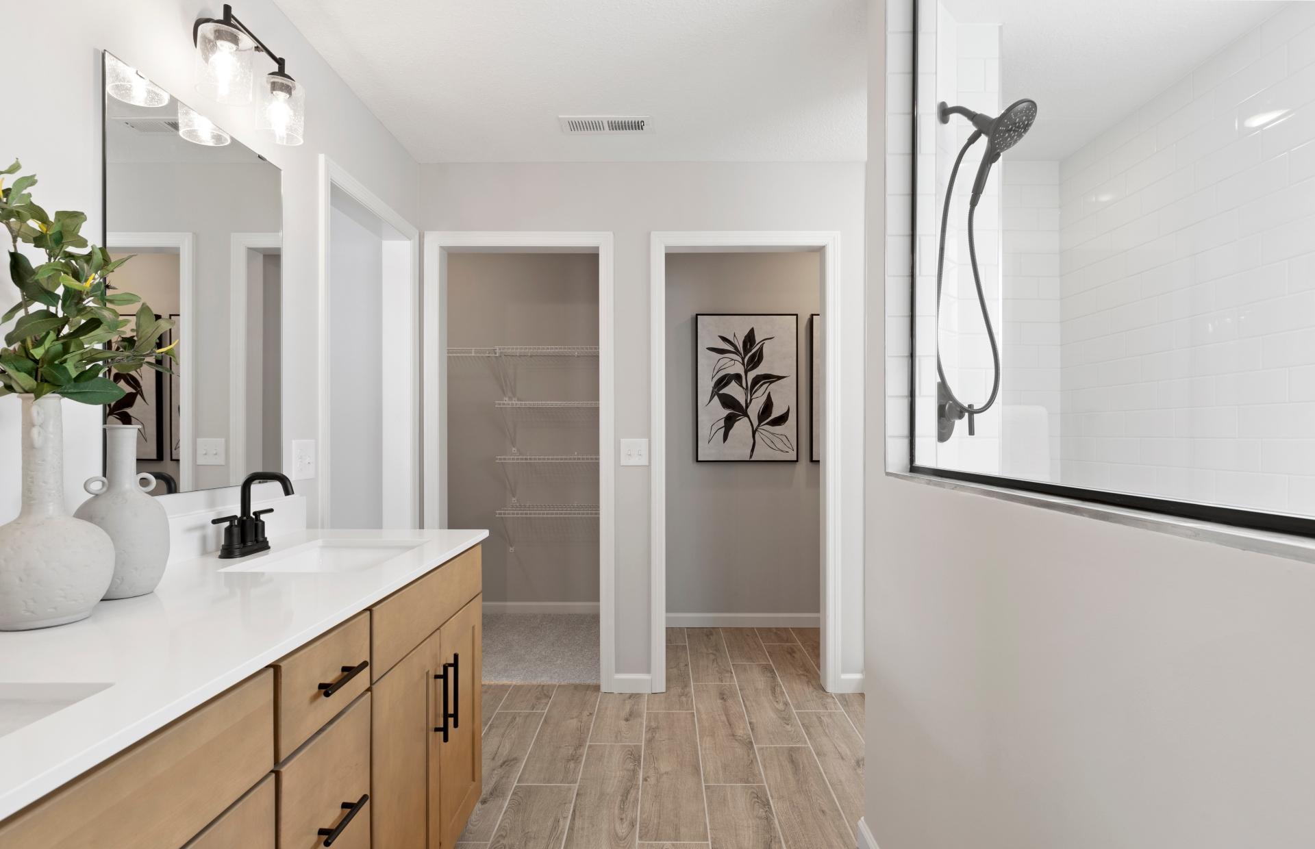 15060 Amber Fields Boulevard Property Photo 4