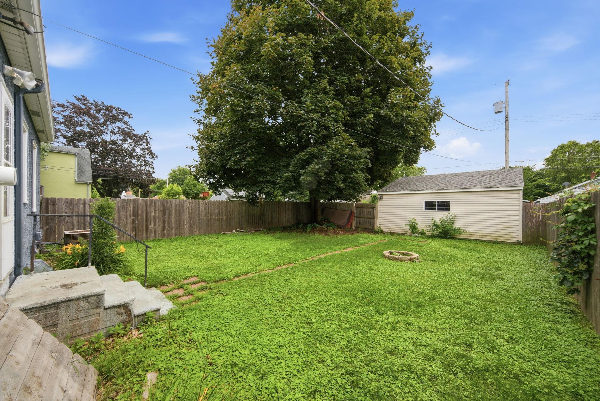 1828 Bush Avenue E Property Photo 4