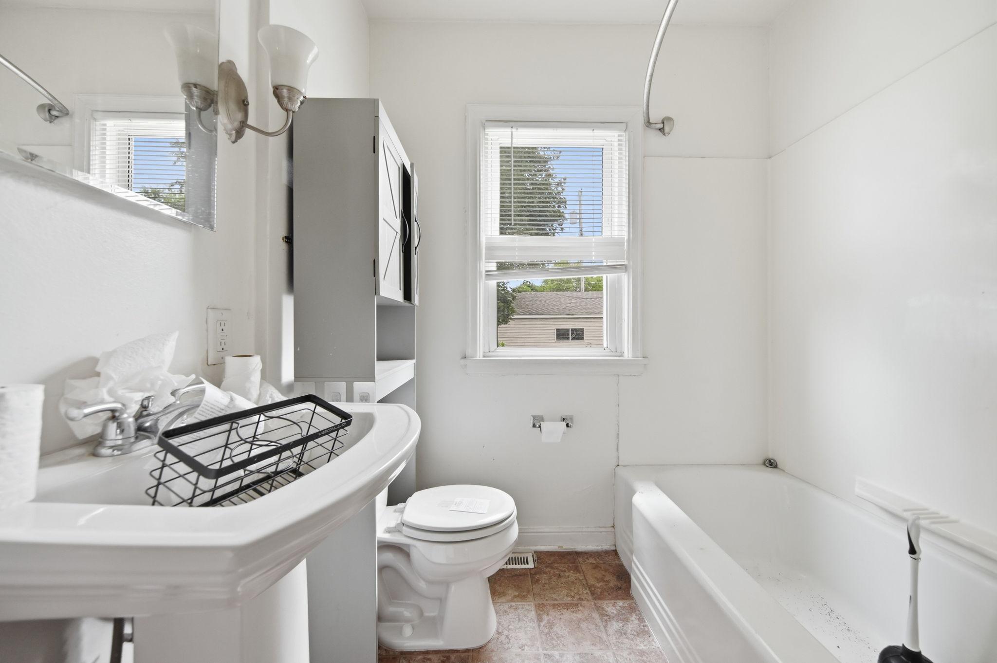 1828 Bush Avenue E Property Photo 14