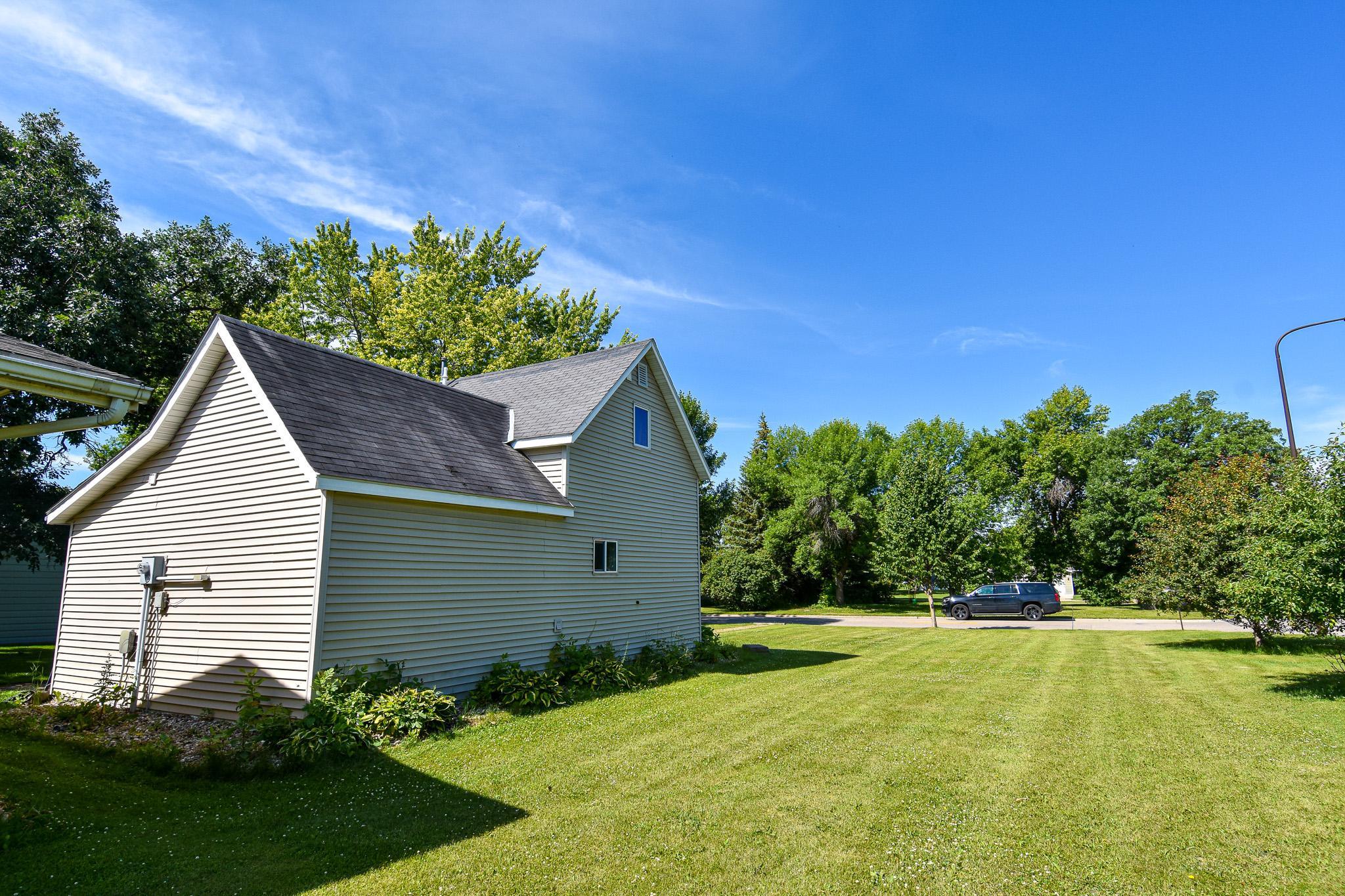 606 Kendall Avenue S Property Photo 44