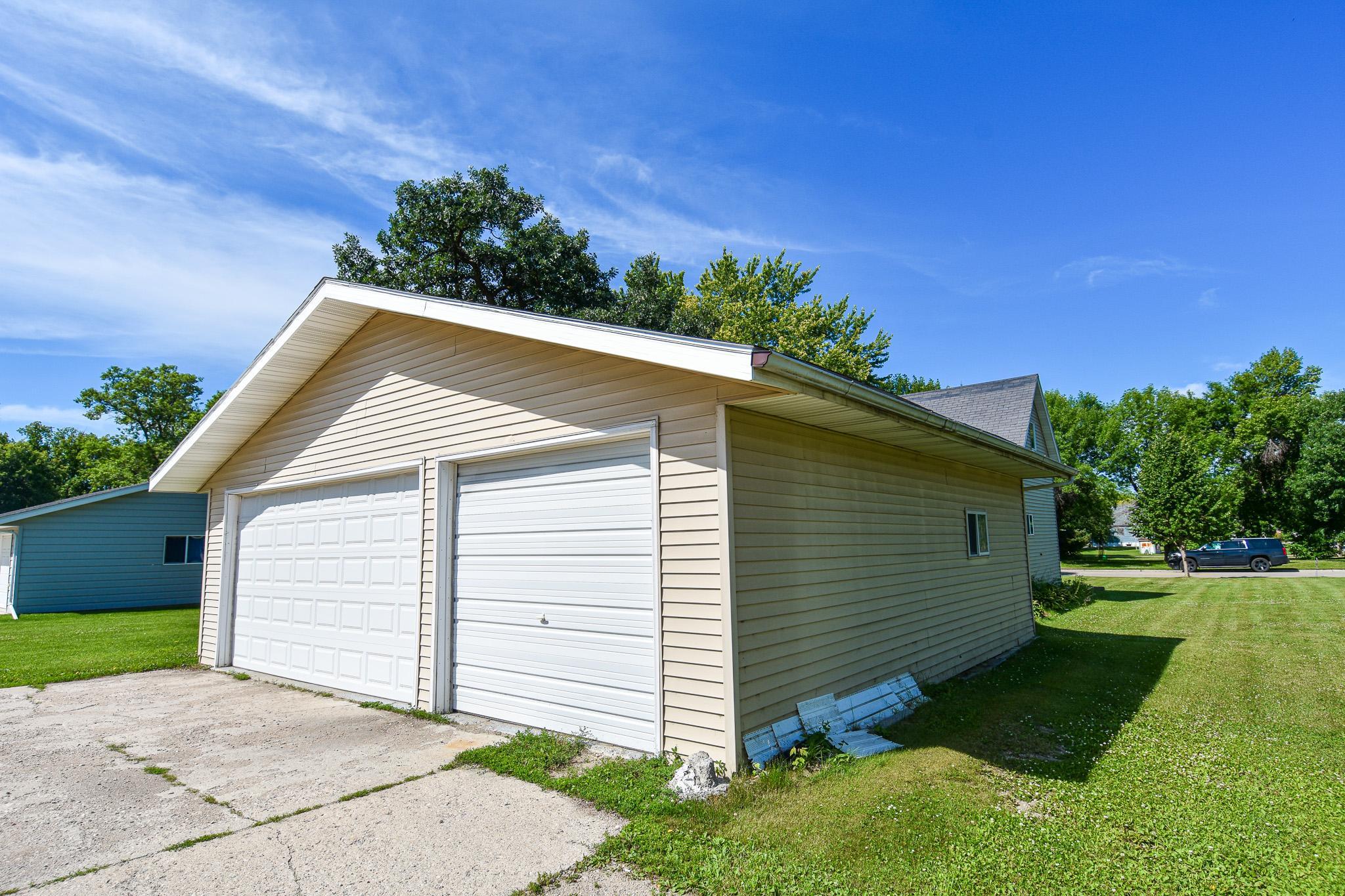 606 Kendall Avenue S Property Photo 46