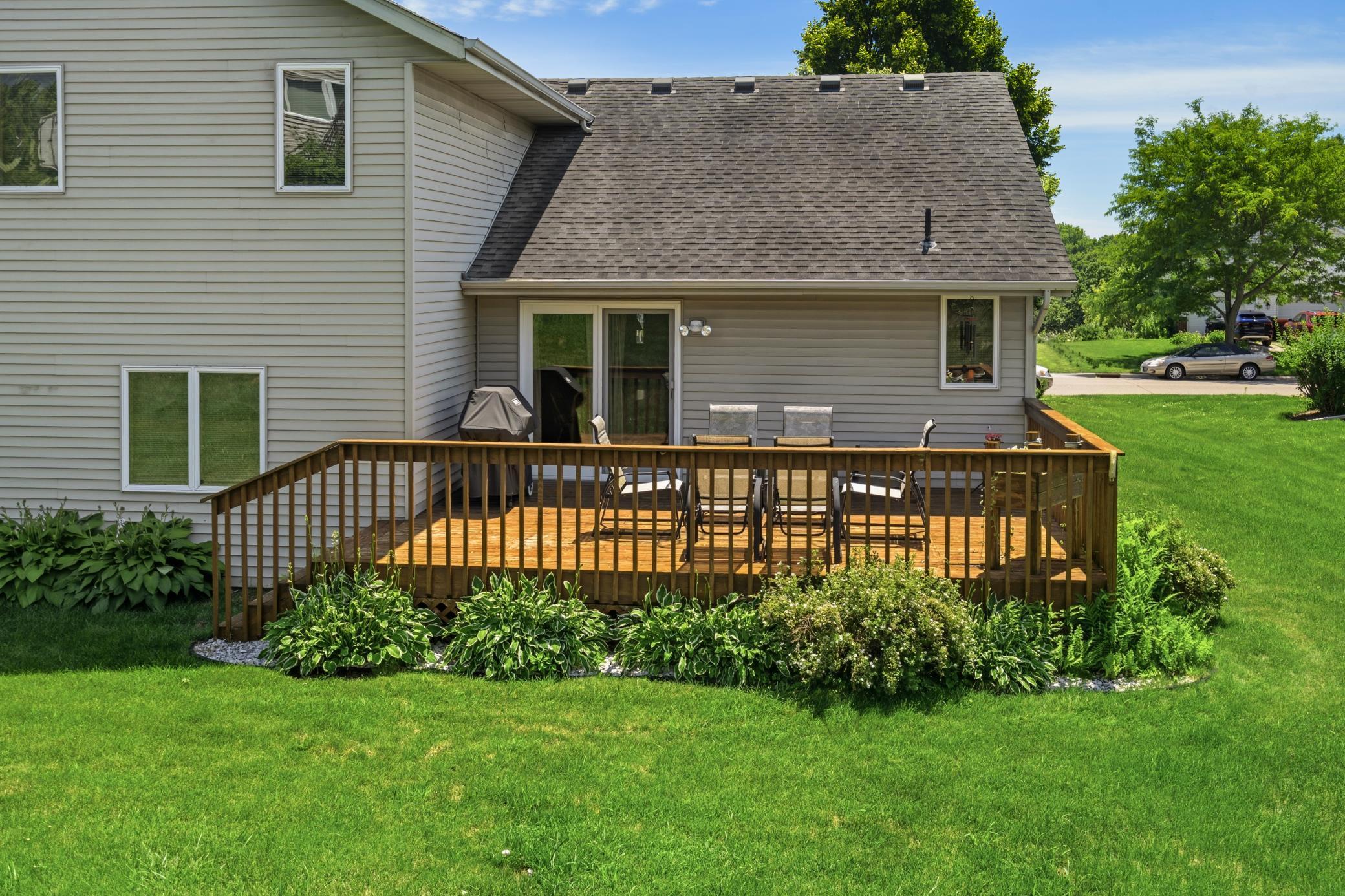 2537 Southcrest Avenue E Property Photo 9
