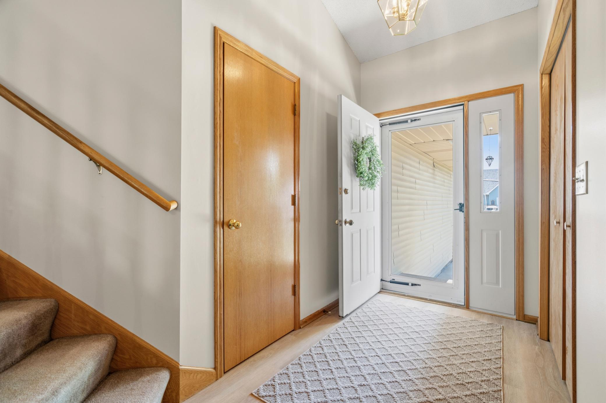 2537 Southcrest Avenue E Property Photo 12
