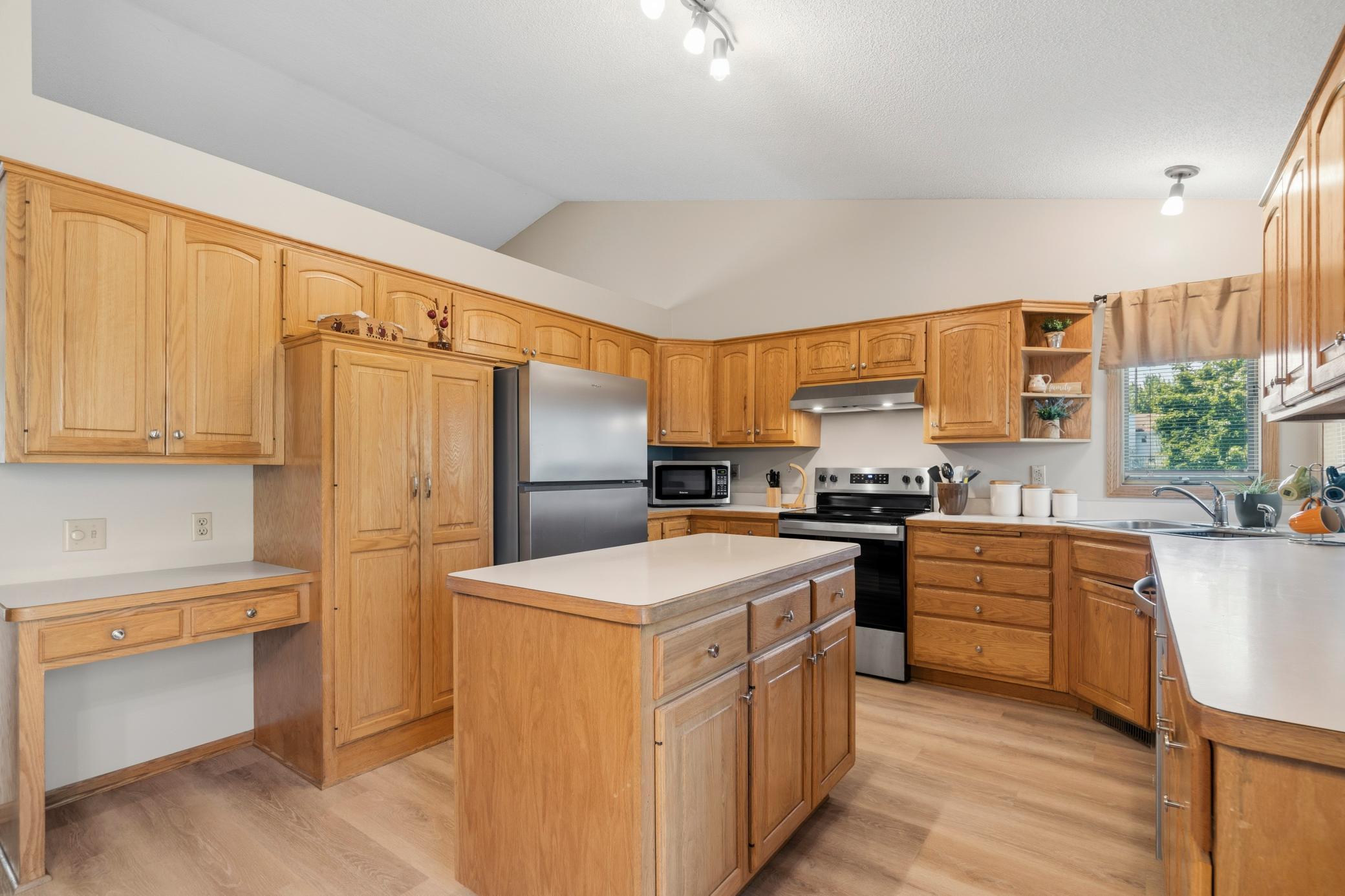 2537 Southcrest Avenue E Property Photo 17