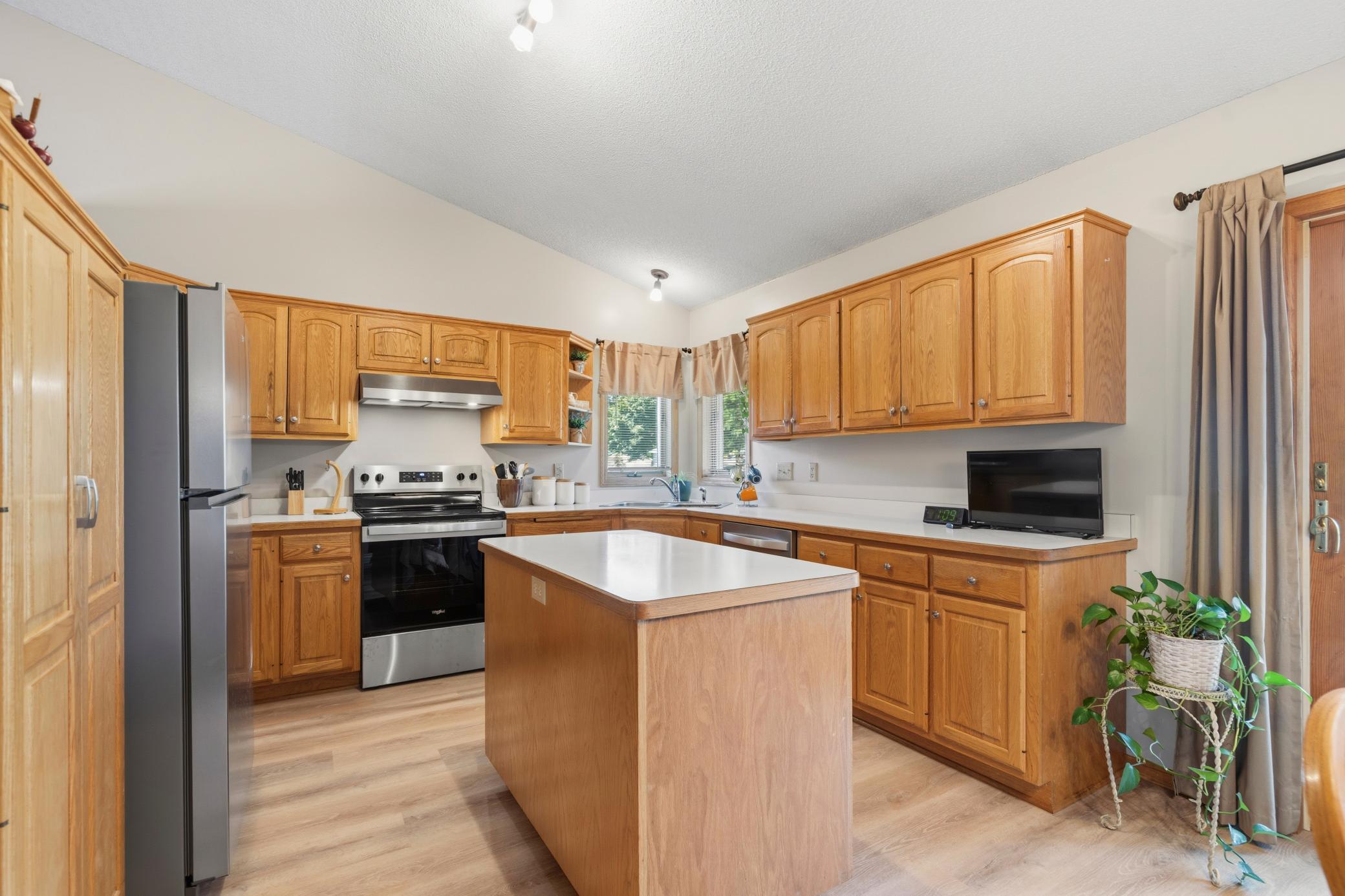2537 Southcrest Avenue E Property Photo 18