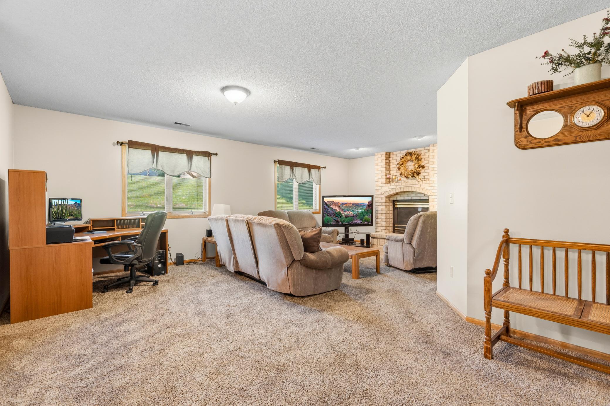 2537 Southcrest Avenue E Property Photo 24
