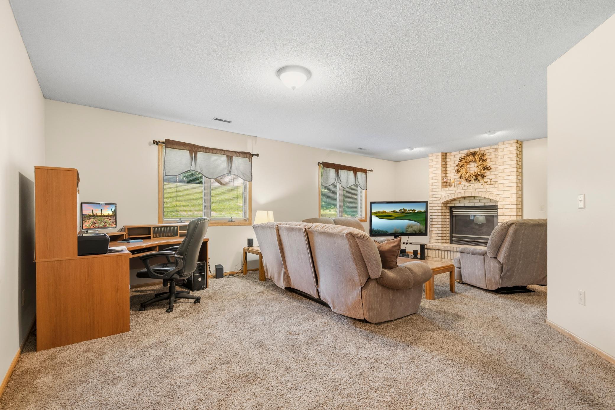2537 Southcrest Avenue E Property Photo 28