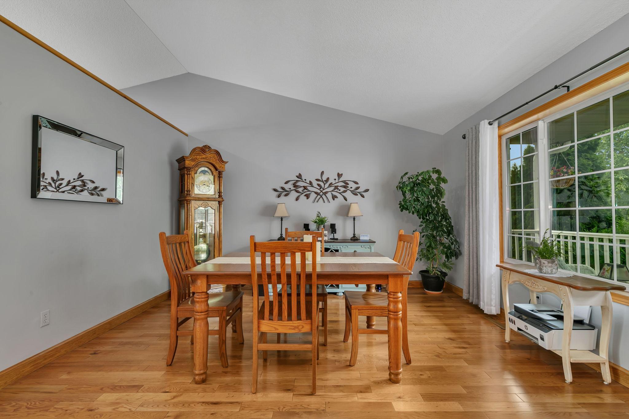 9880 Ne River Road Property Photo 8