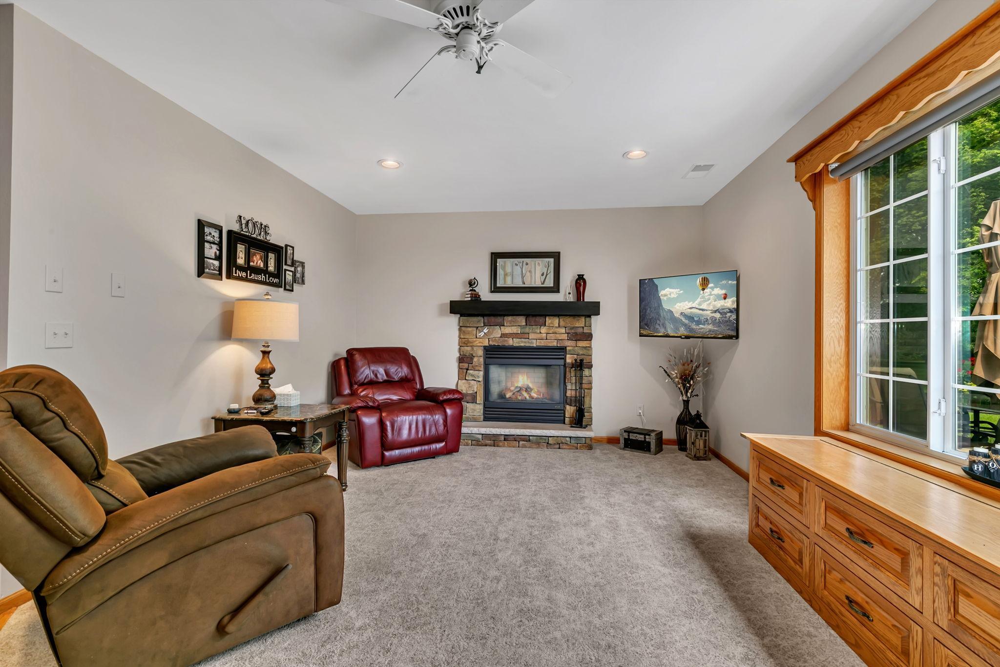 9880 Ne River Road Property Photo 12