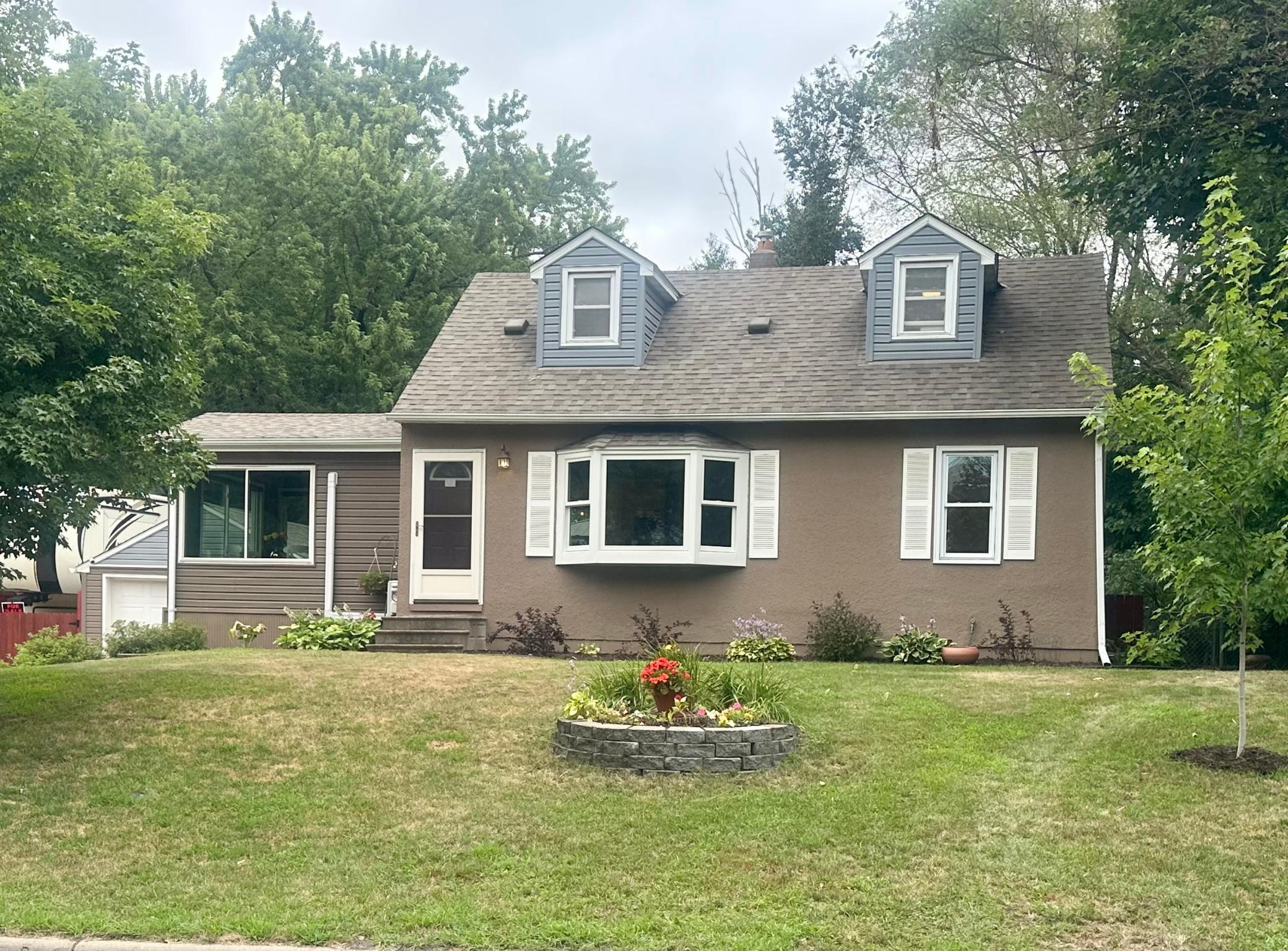 16 Circle Drive Property Photo 1