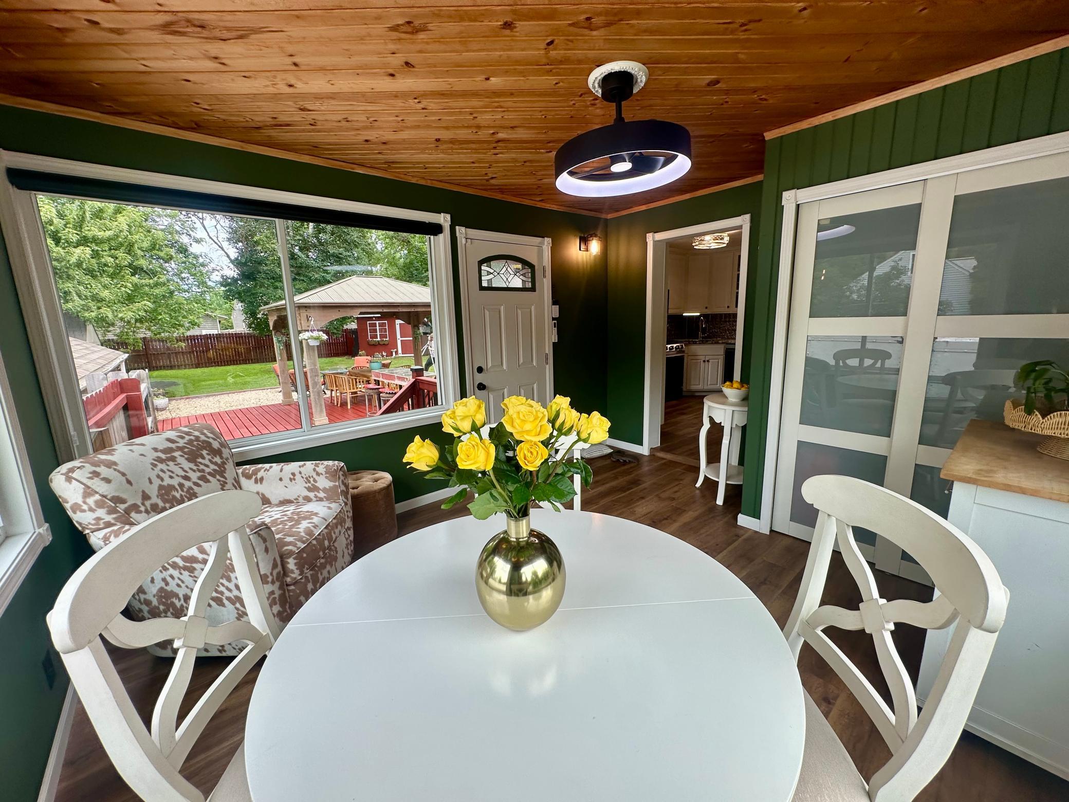 16 Circle Drive Property Photo 5