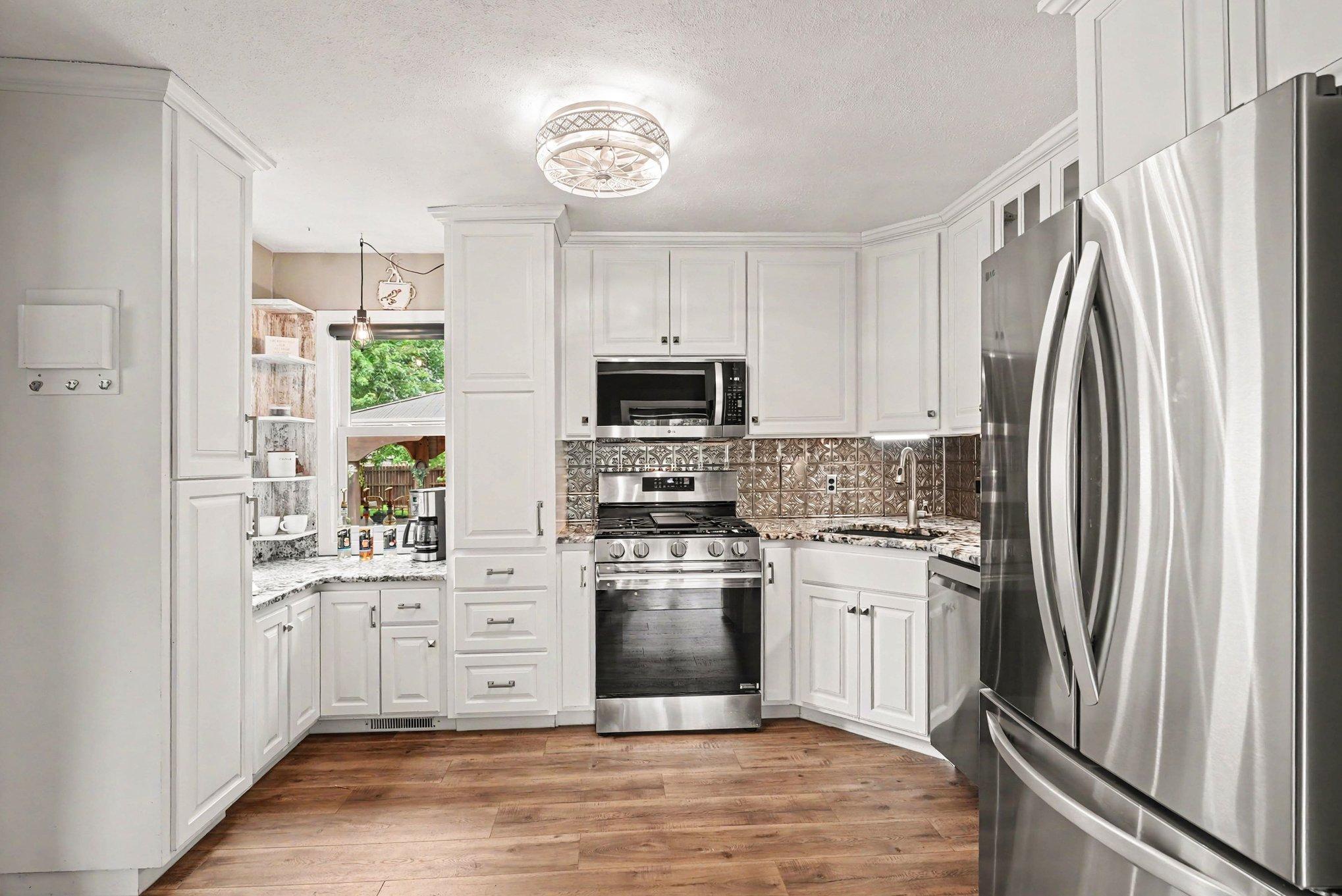 16 Circle Drive Property Photo 6