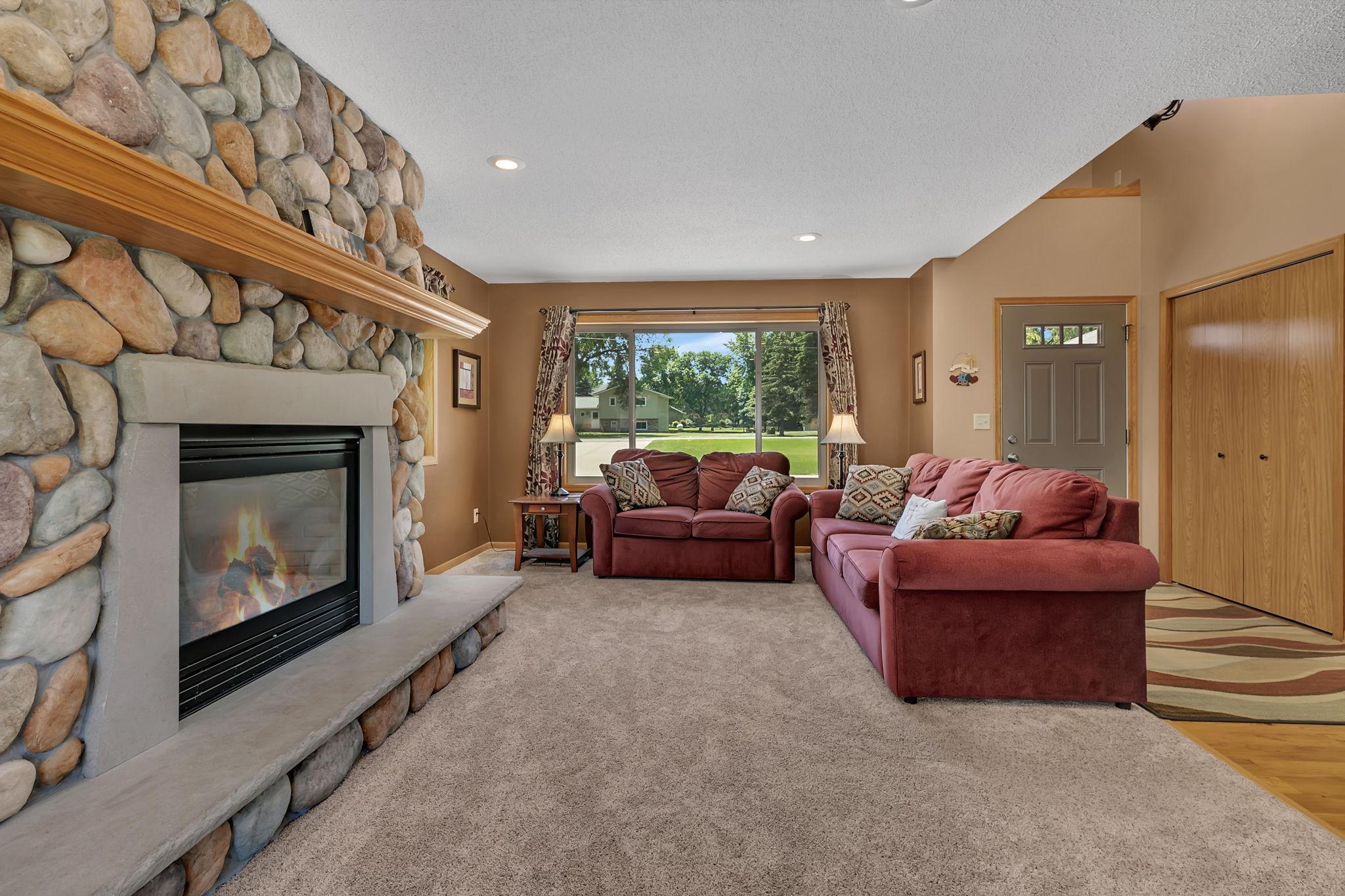 37785 Sunnyfield Circle Property Photo 4
