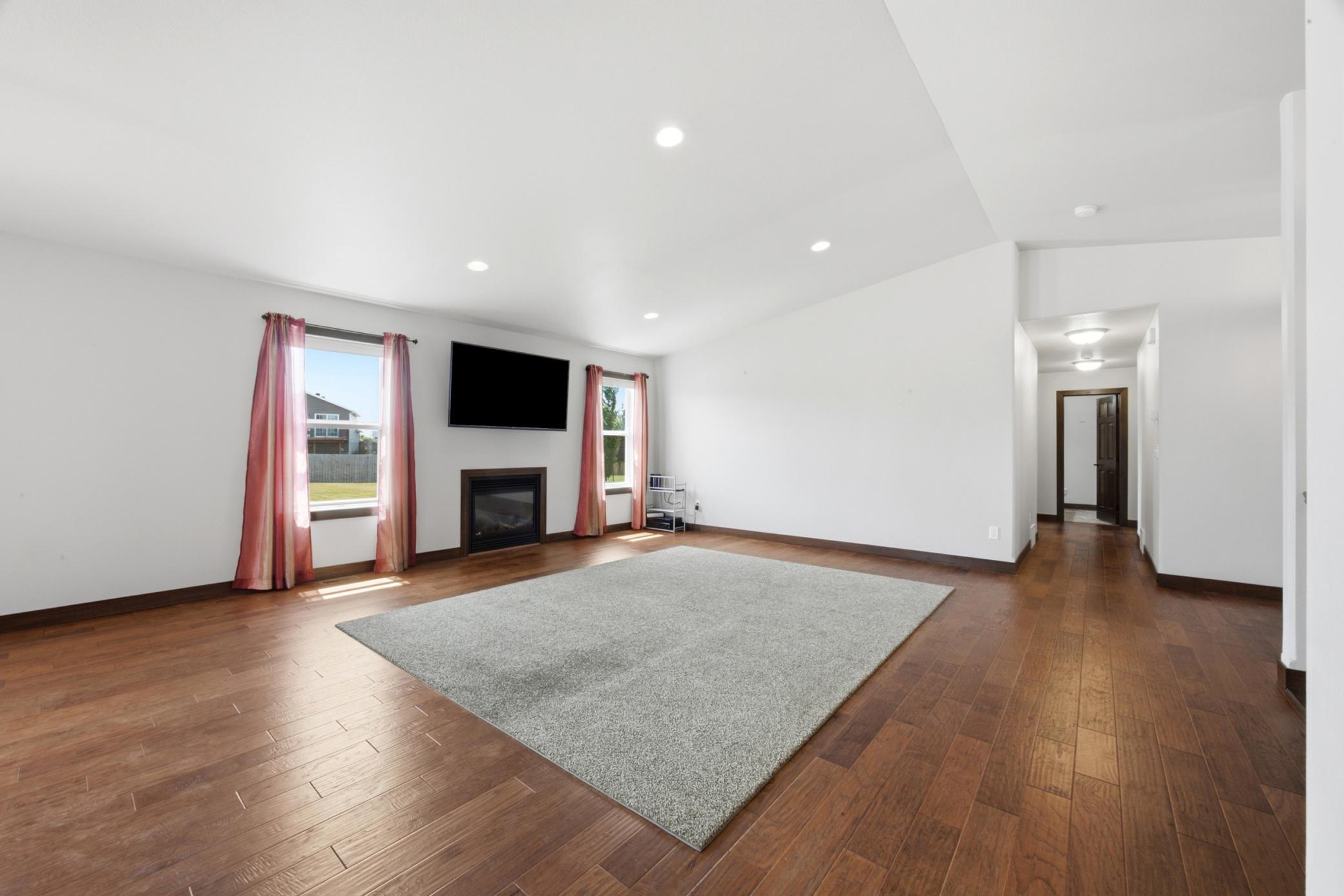 3779 Bell Boulevard E Property Photo 9