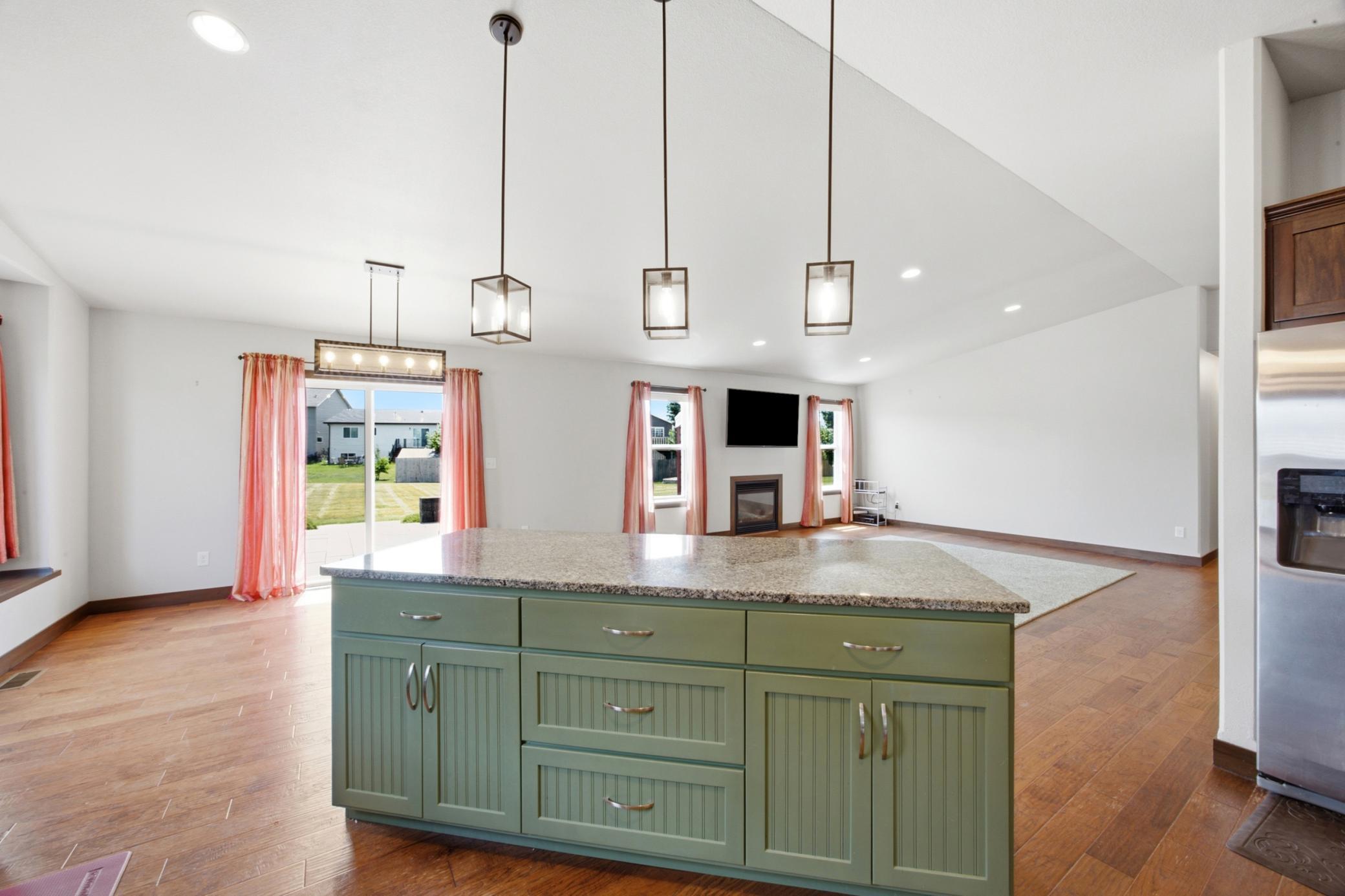 3779 Bell Boulevard E Property Photo 13