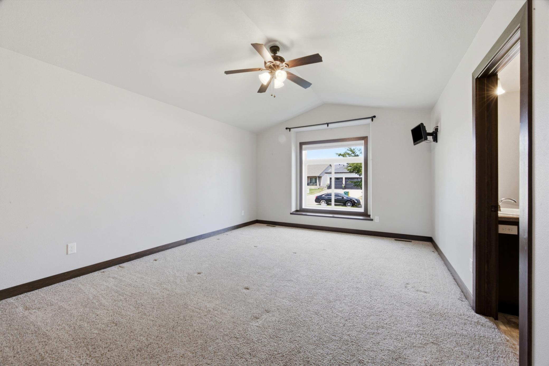 3779 Bell Boulevard E Property Photo 19