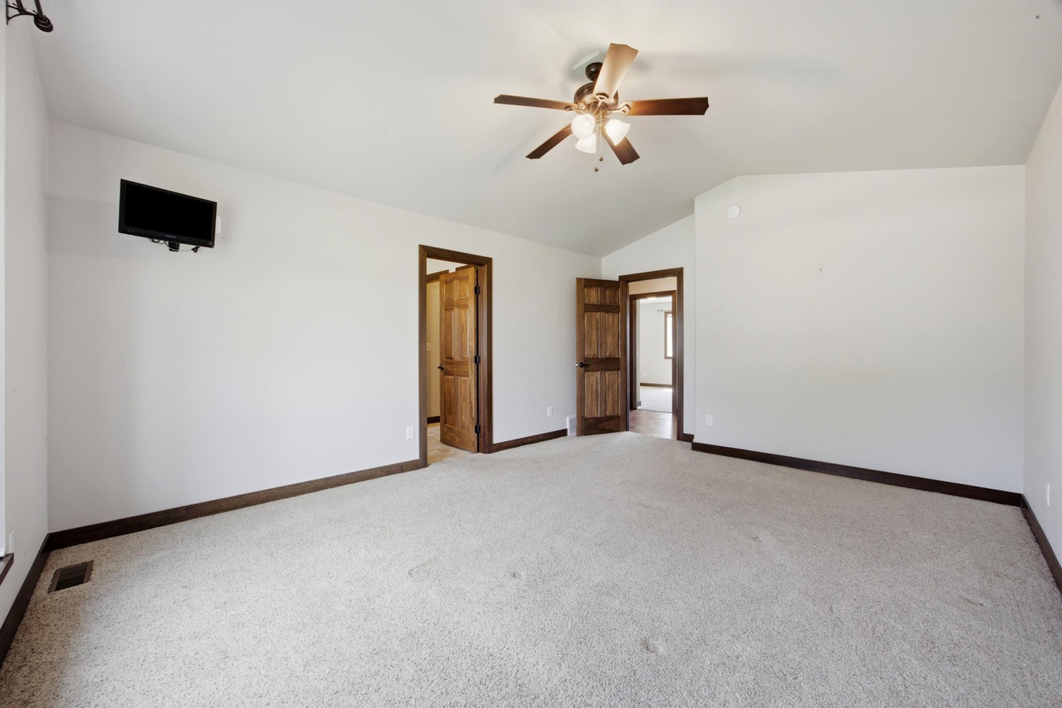 3779 Bell Boulevard E Property Photo 20