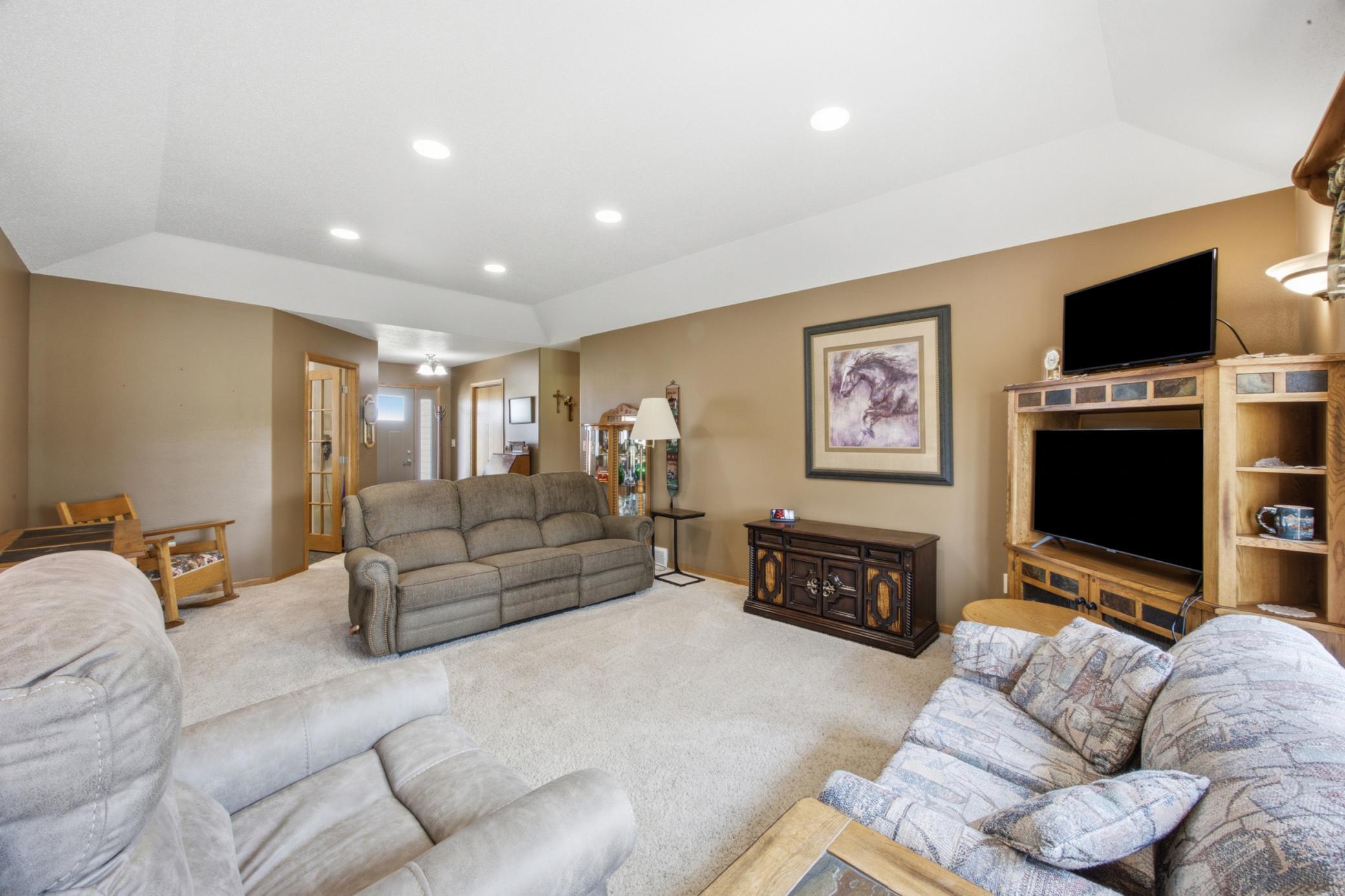 10085 28th Street S Property Photo 8