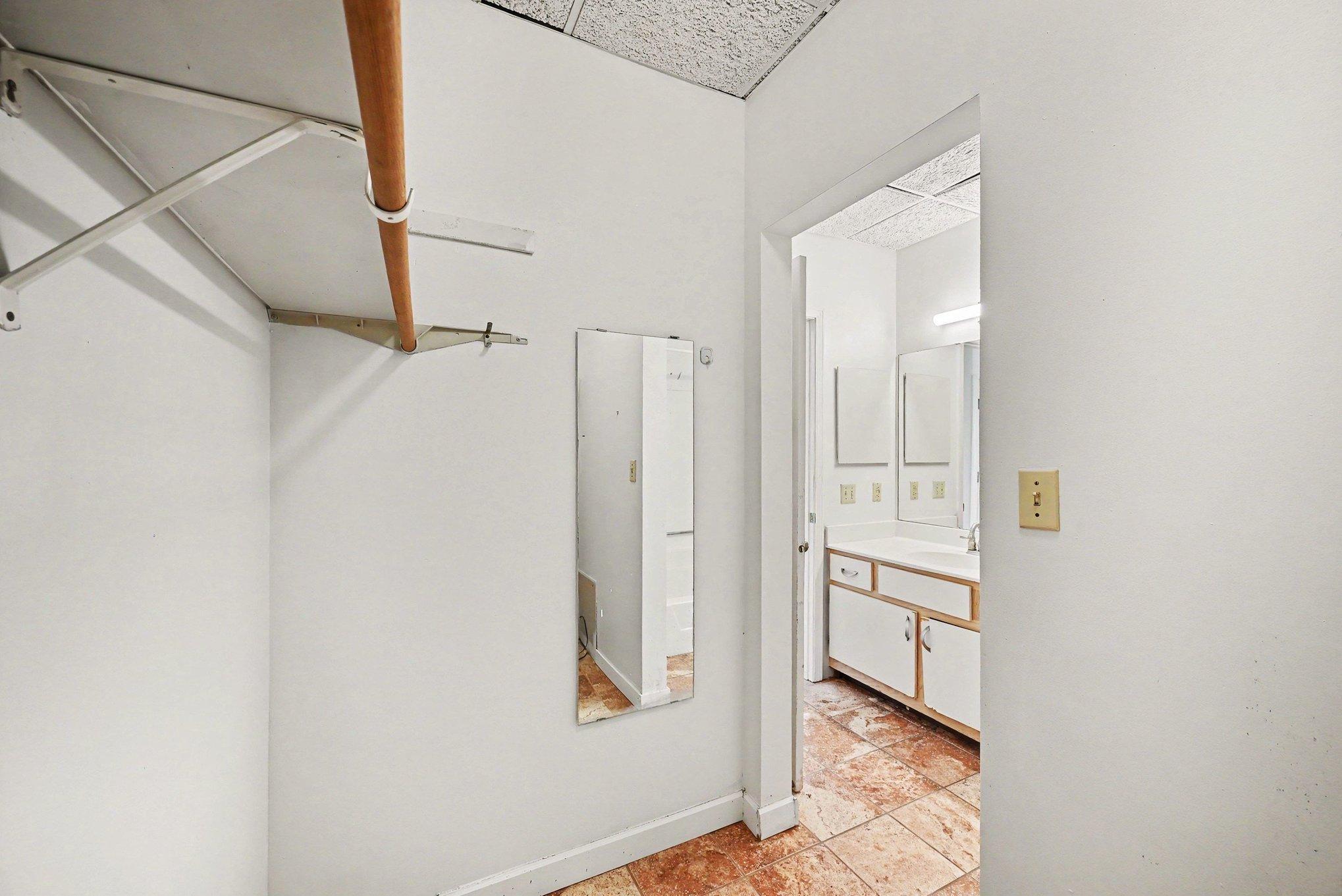 431 S 7th Street 2610 Property Photo 9