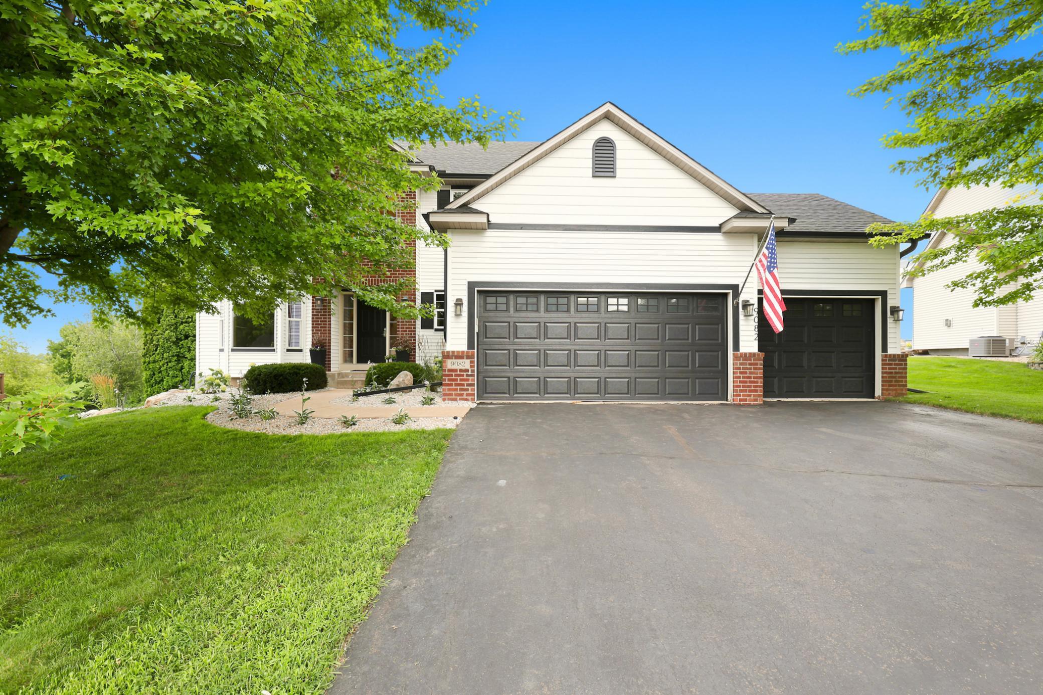9082 Glenborough Drive Property Photo 1