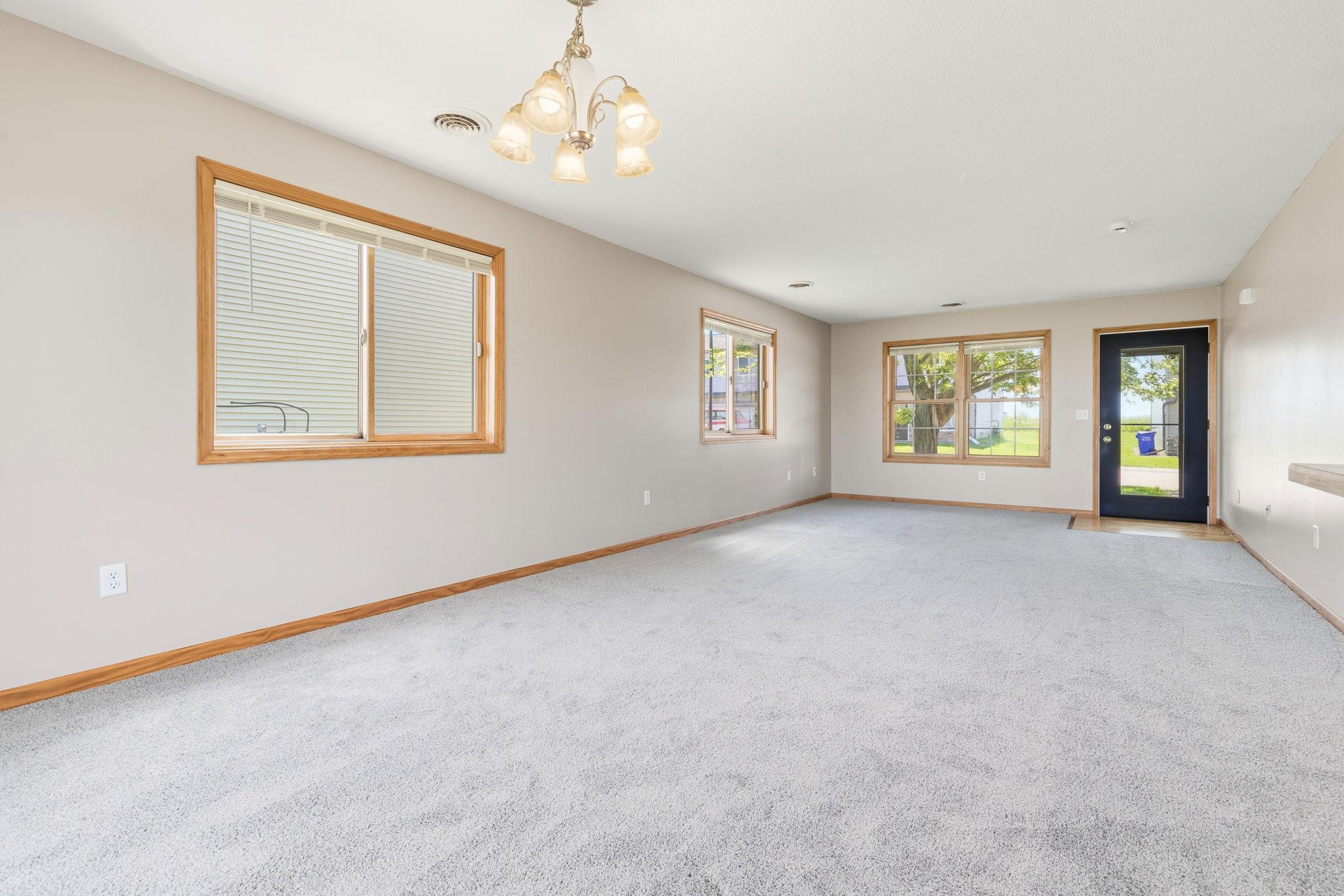 415 Sierra Place Property Photo 6