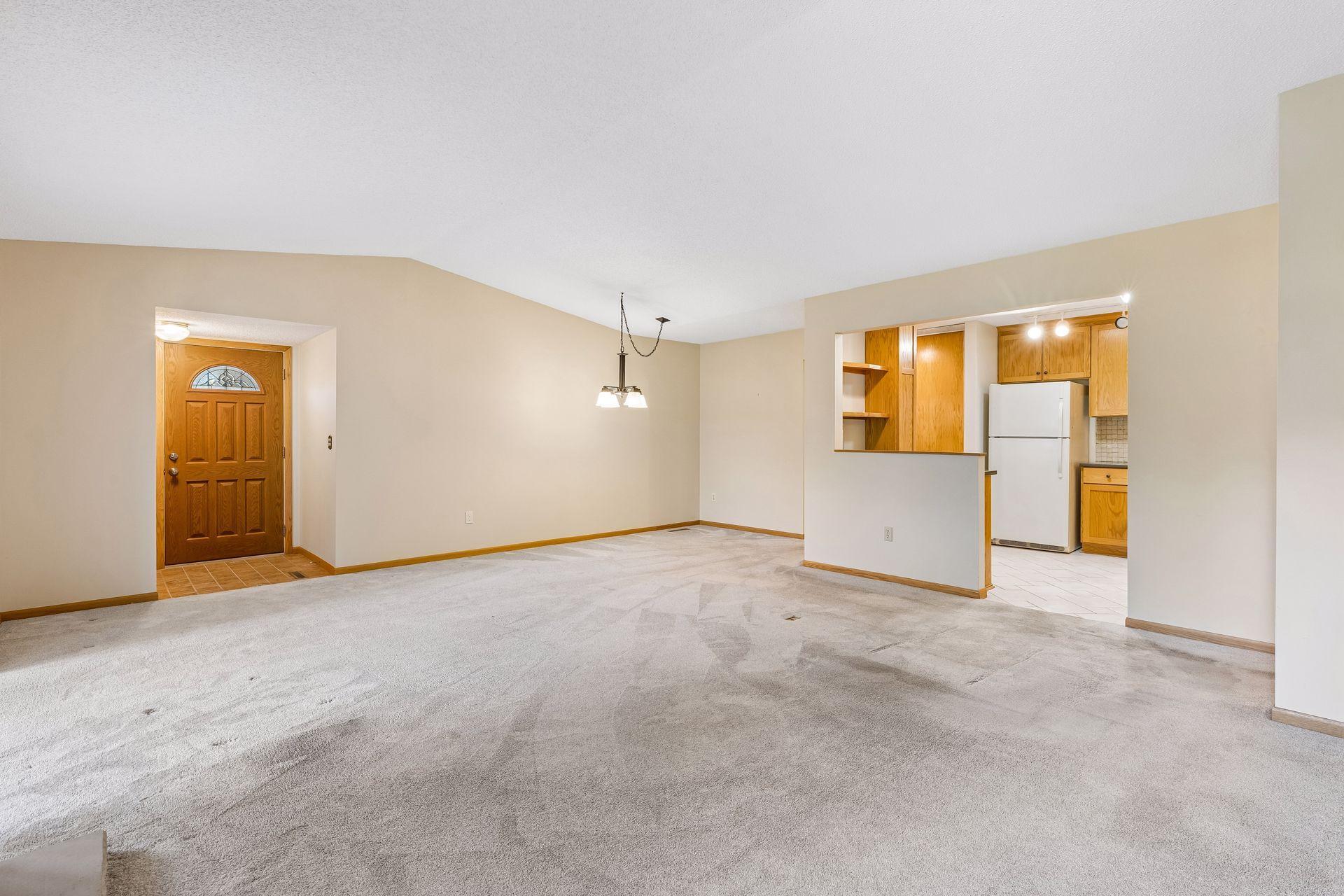 4515 Redwood Circle Property Photo 6