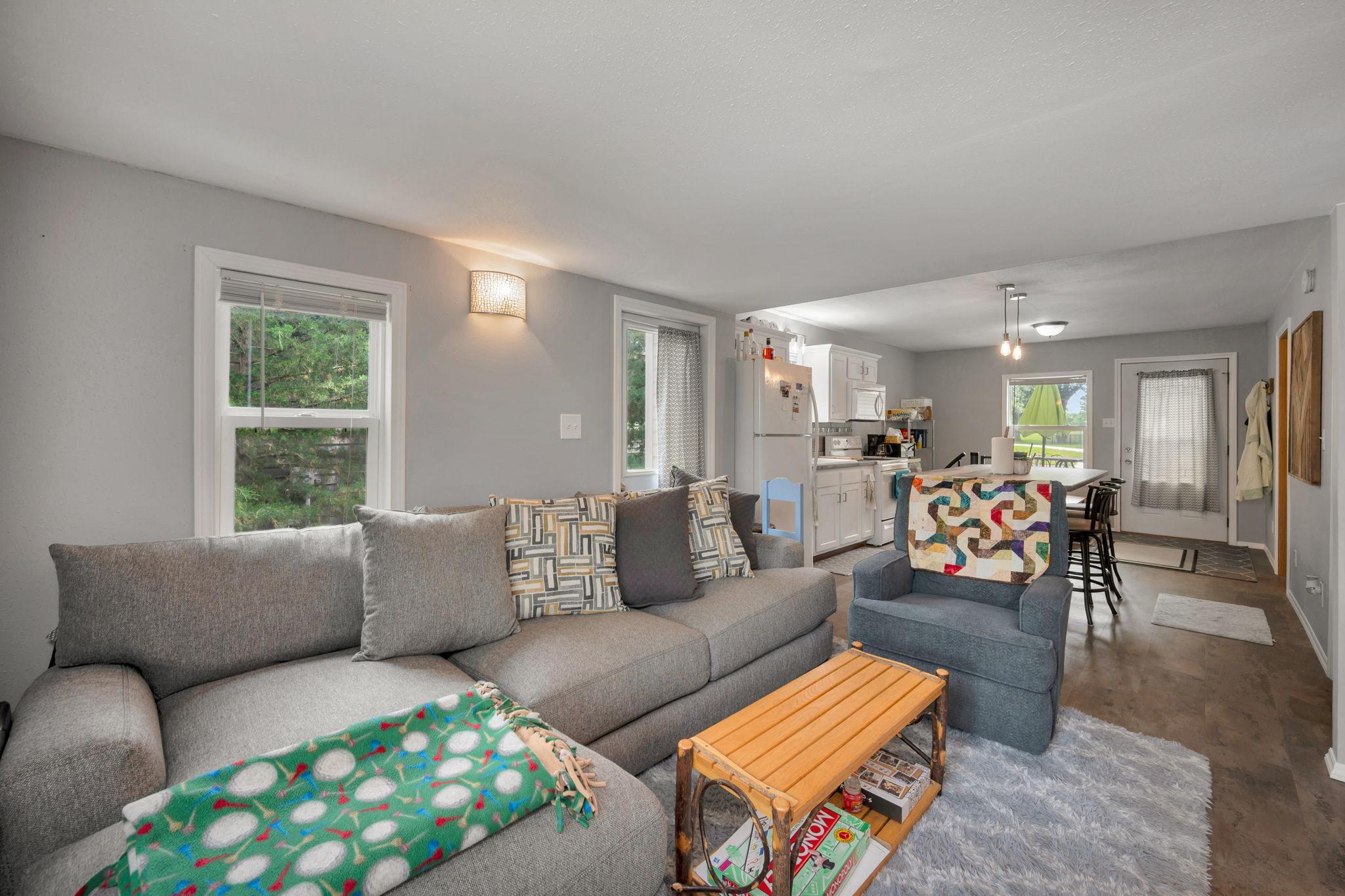 358 E Amber Lake Drive Property Photo 10