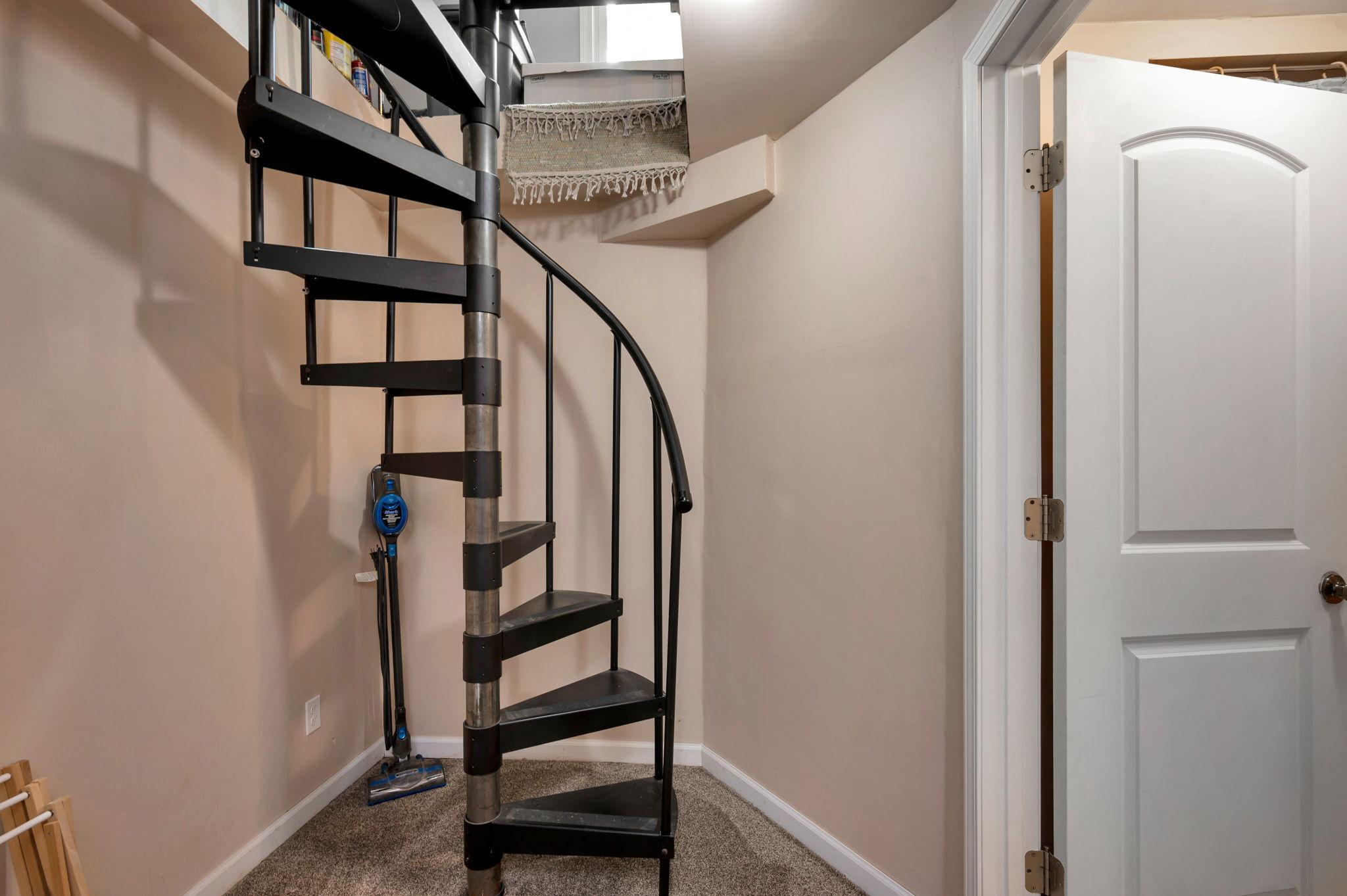 358 E Amber Lake Drive Property Photo 17