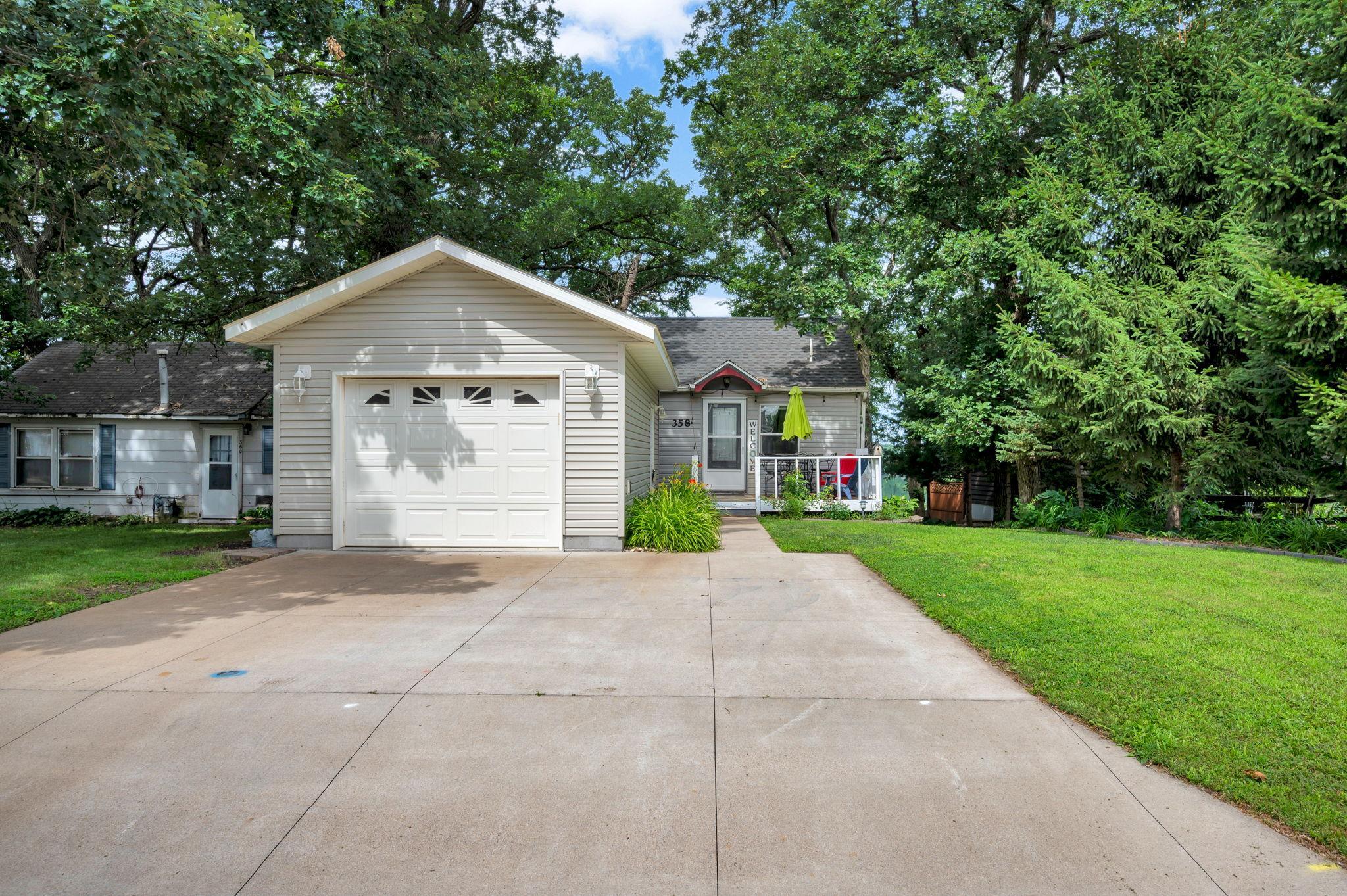 358 E Amber Lake Drive Property Photo 34