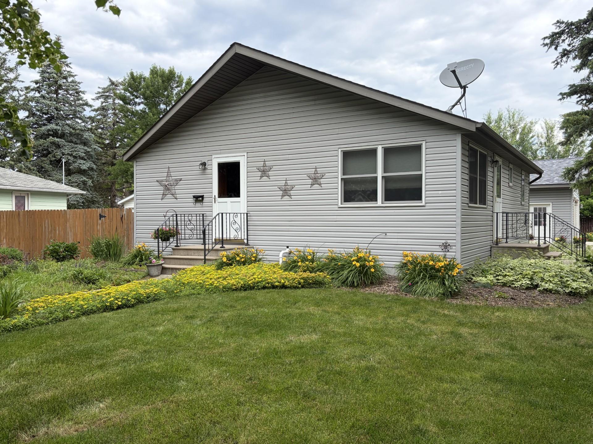600 E Elm Avenue Property Photo 1