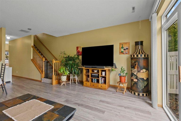 657 Providence Drive Property Photo 8