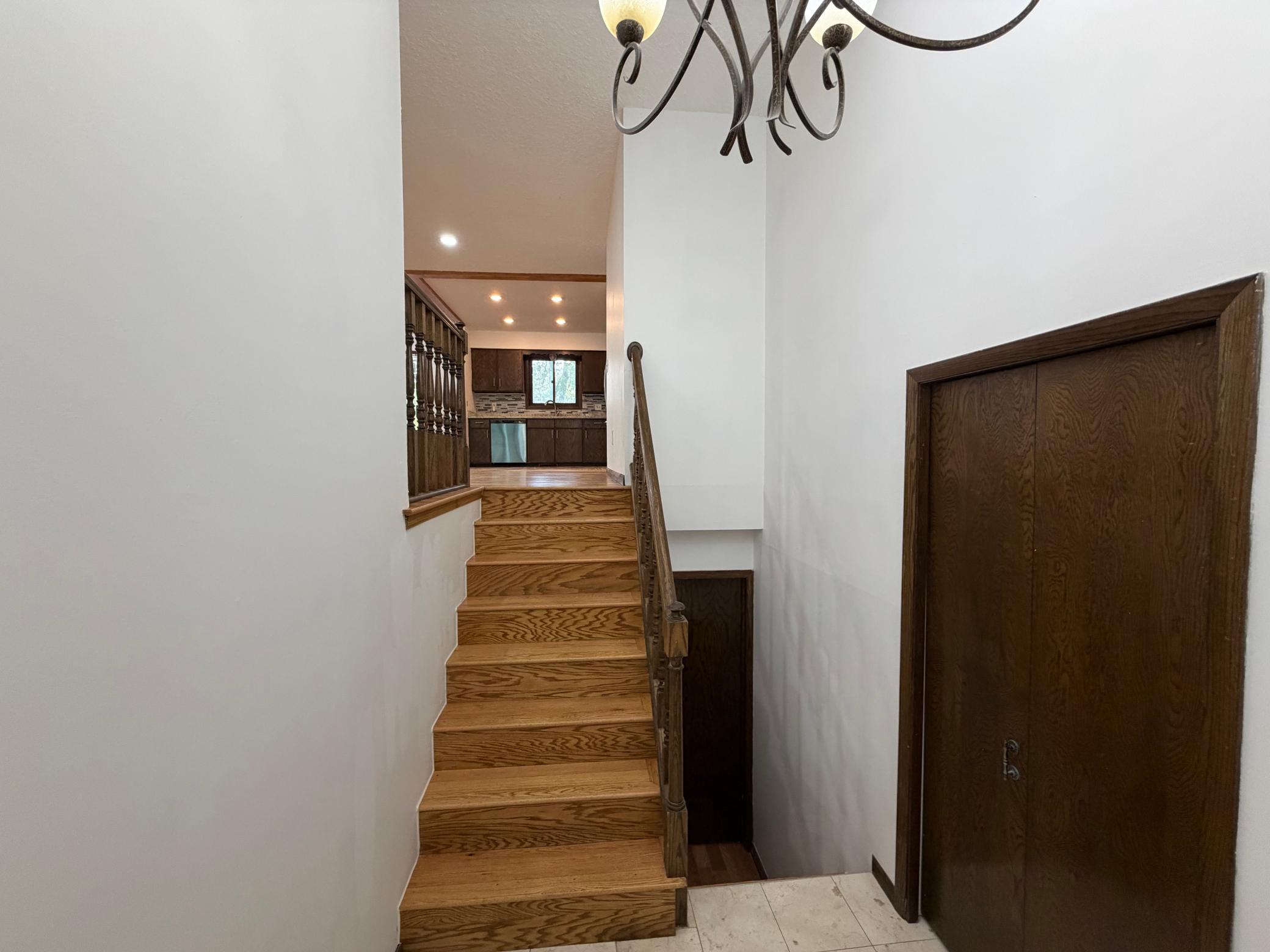 404 Cimarron Road Property Photo 2
