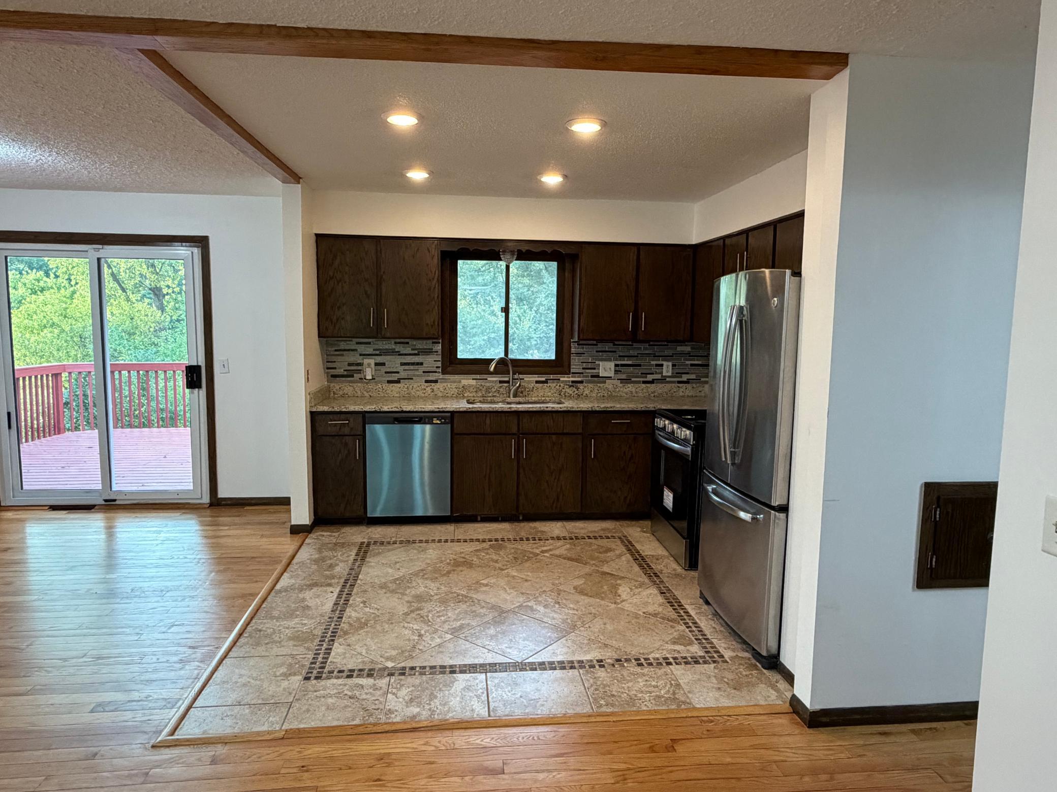 404 Cimarron Road Property Photo 3