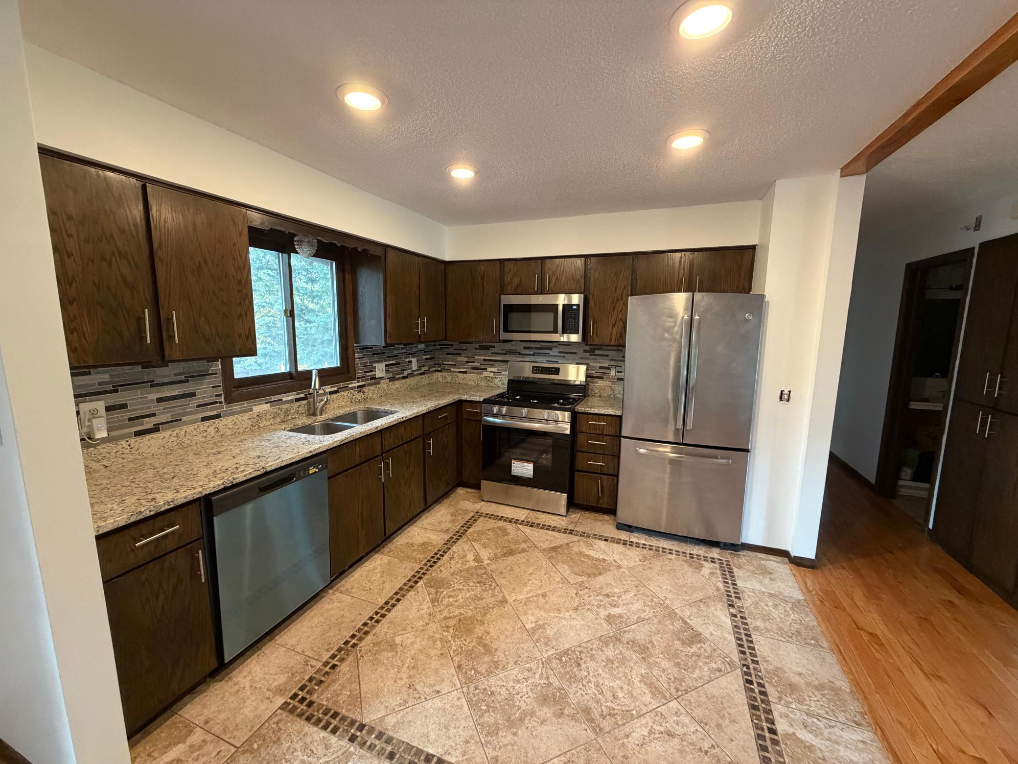 404 Cimarron Road Property Photo 4