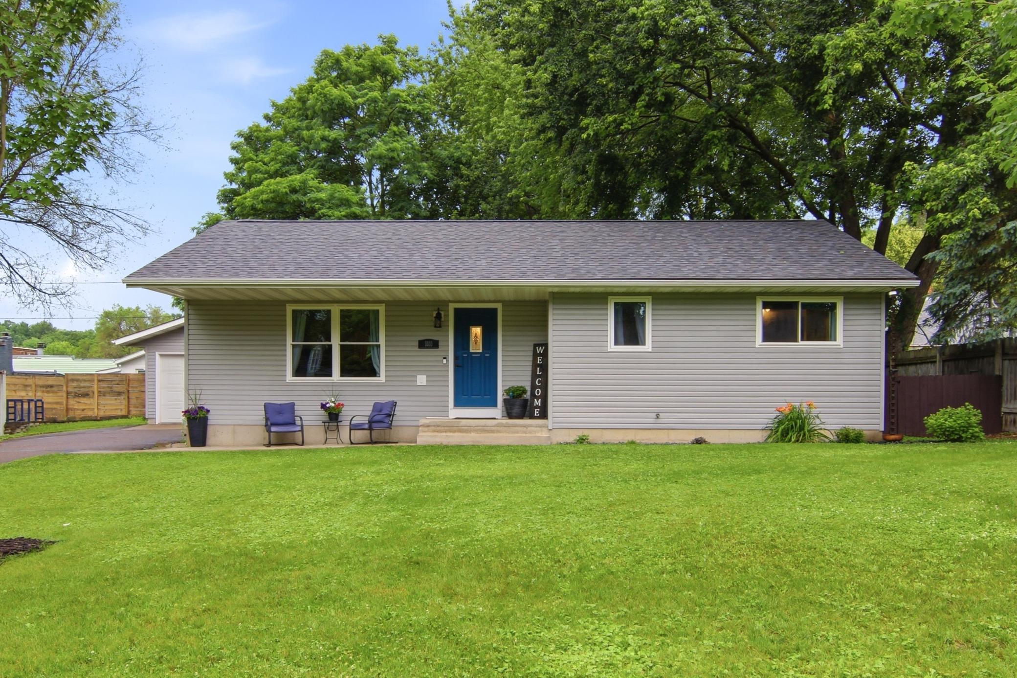 1010 Malden Avenue Property Photo 1