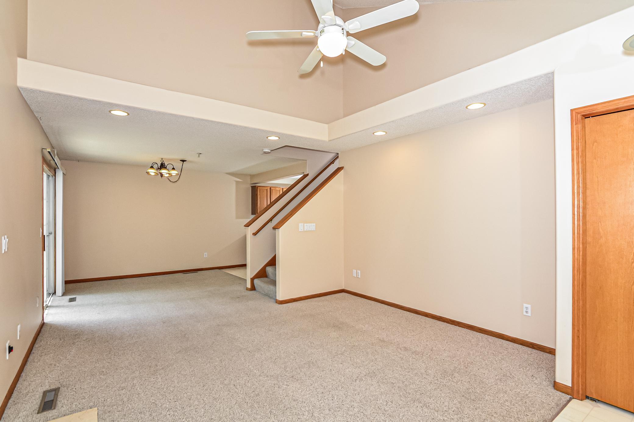 2795 Ranchview Lane N 12 Property Photo 4