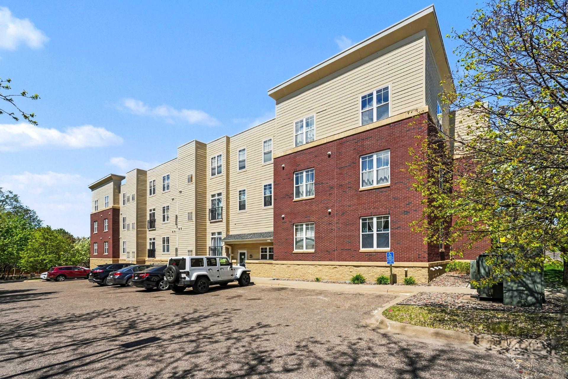 1776 Maryland Avenue E 201 Property Photo 1