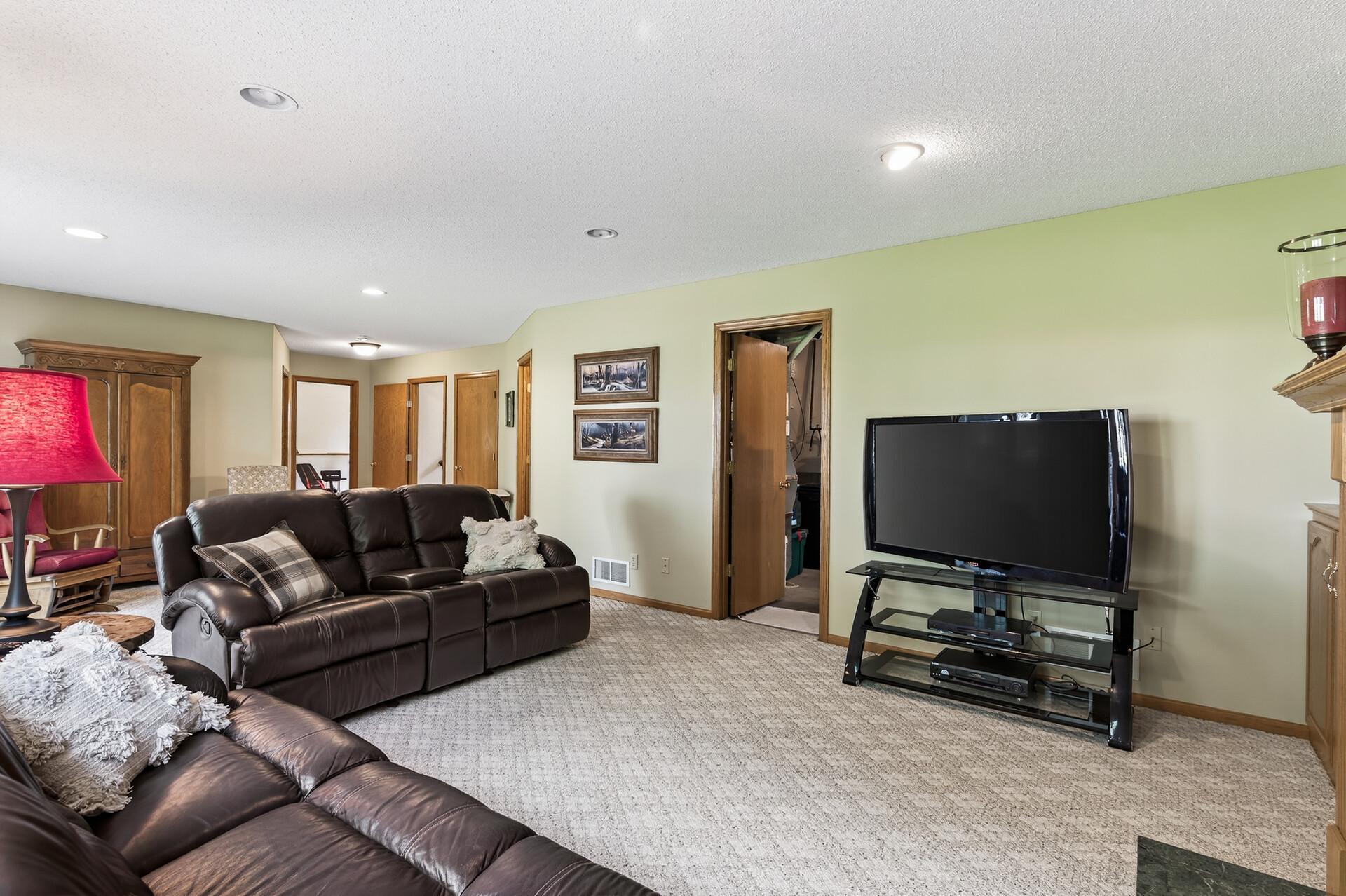 7460 Odean Avenue Ne Property Photo 62