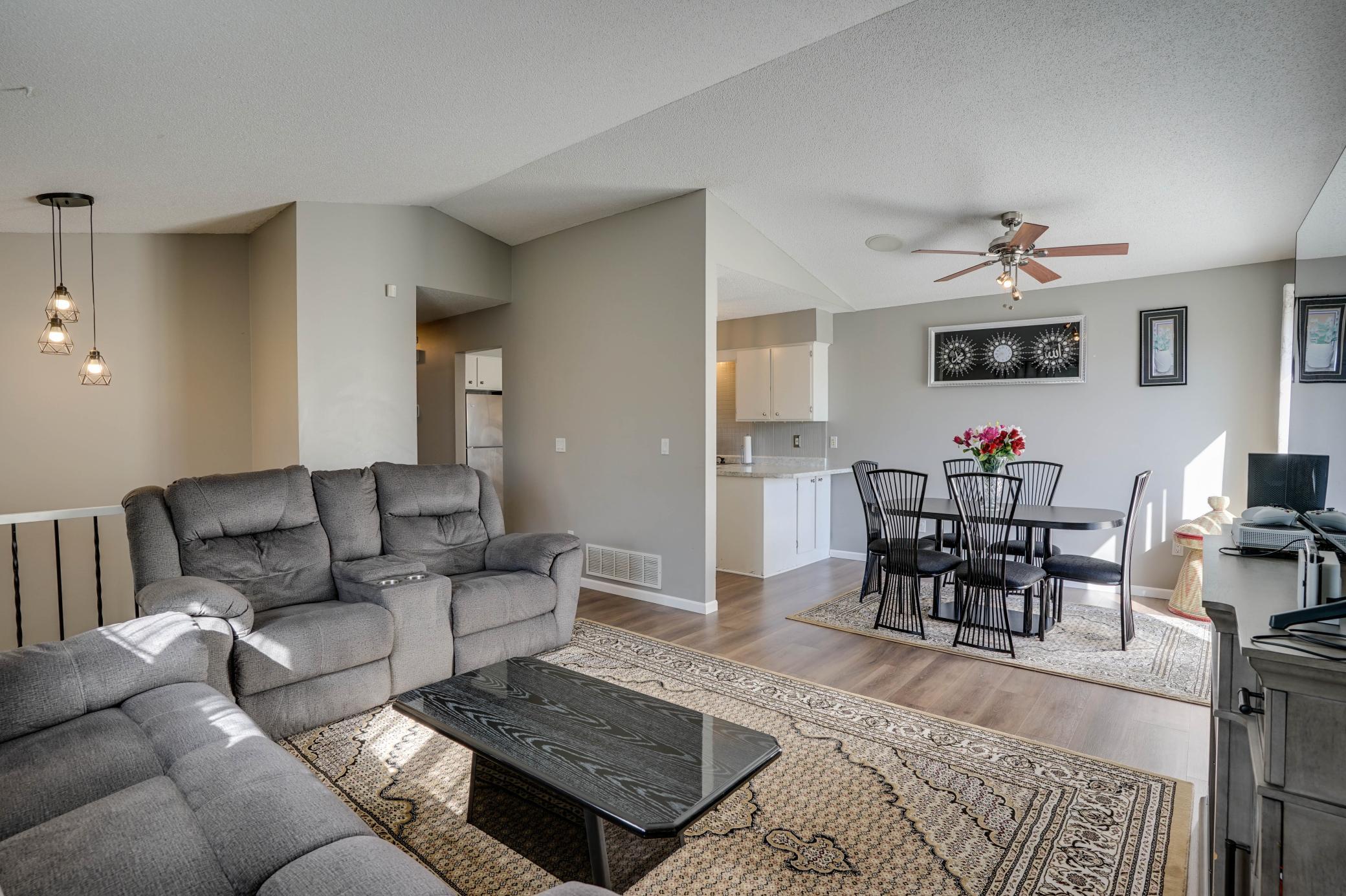 15865 Griffon Path Property Photo 4