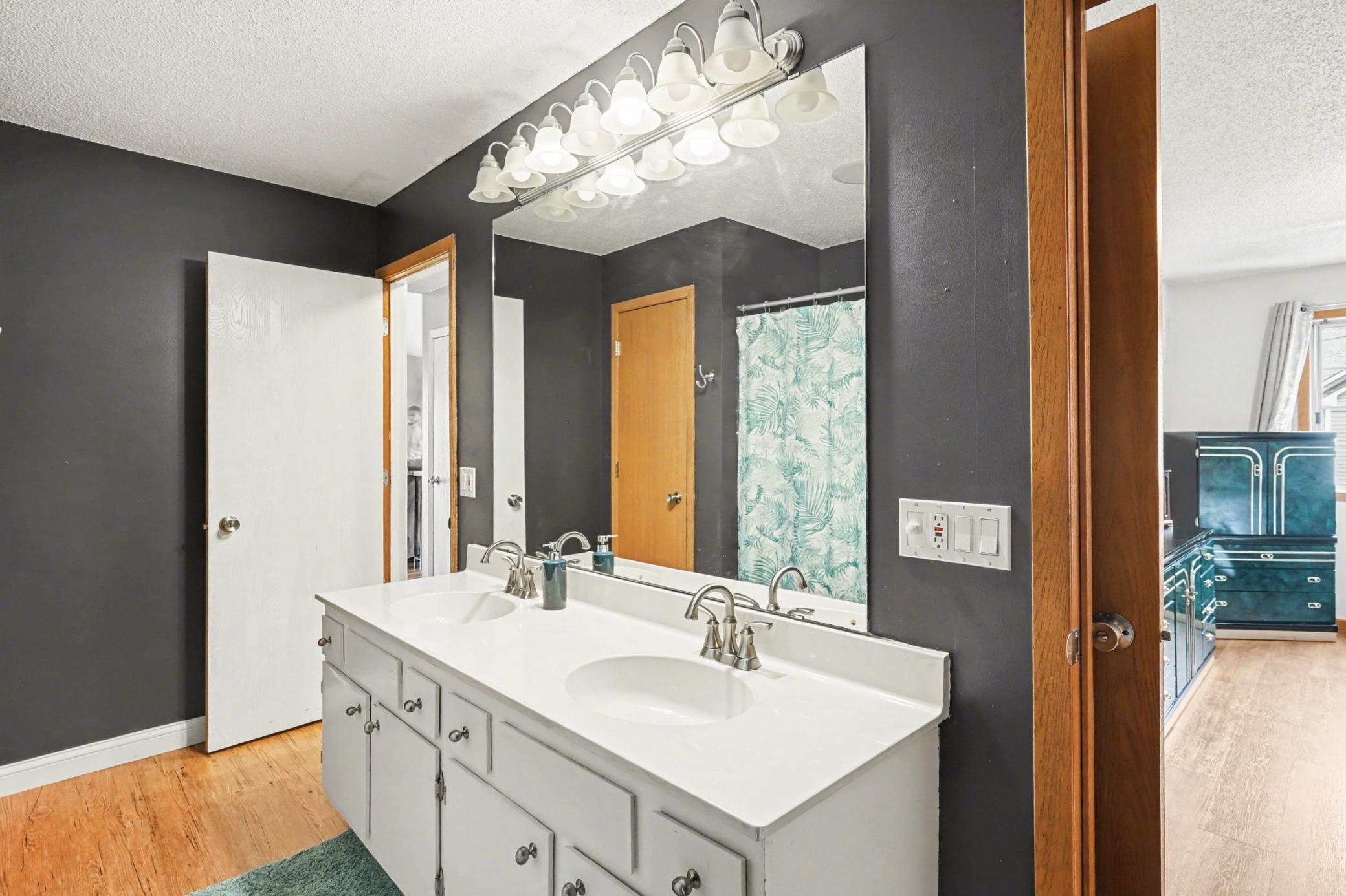 15865 Griffon Path Property Photo 8