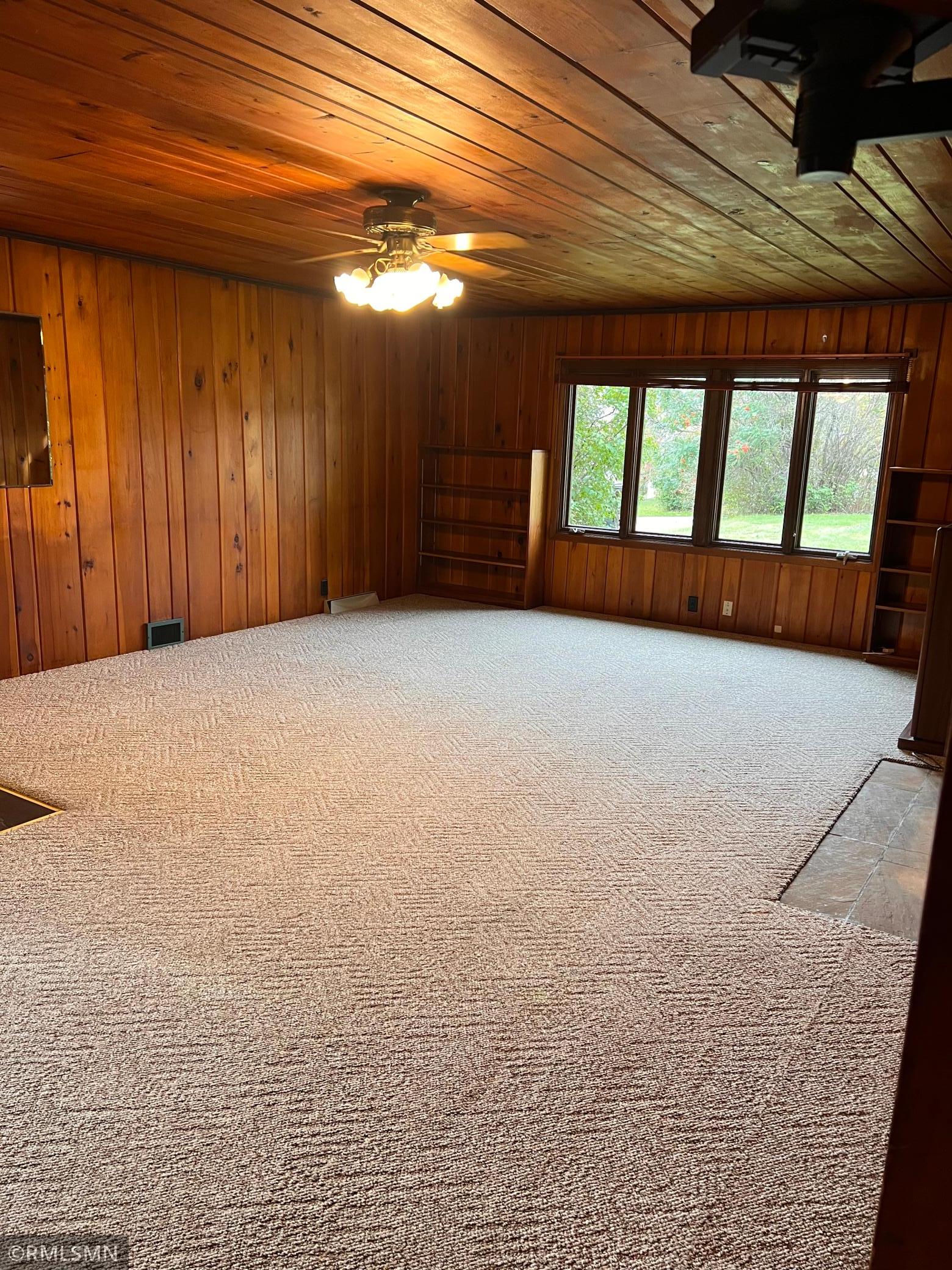 1111 E Camp Street Property Photo 8