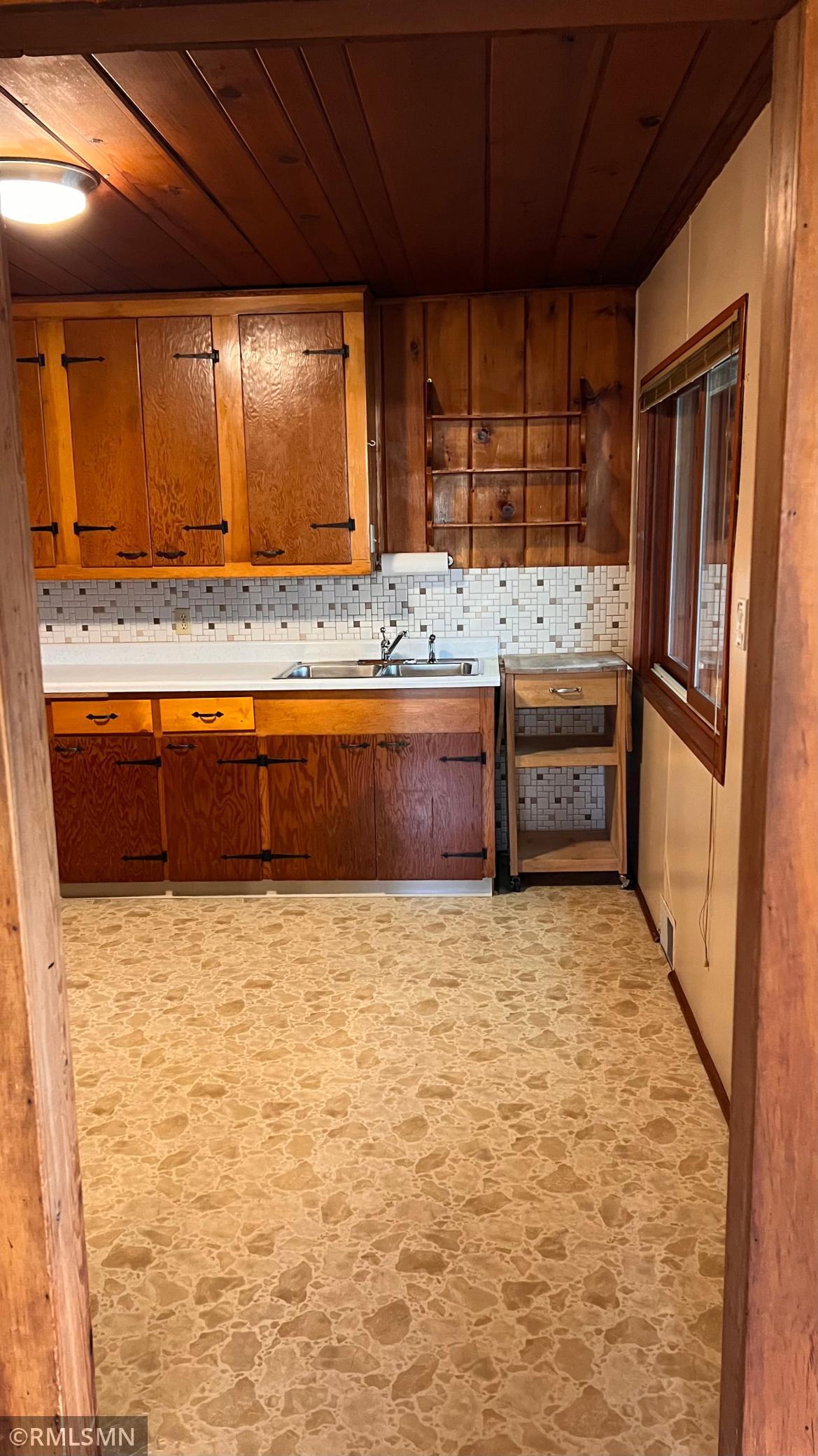 1111 E Camp Street Property Photo 32