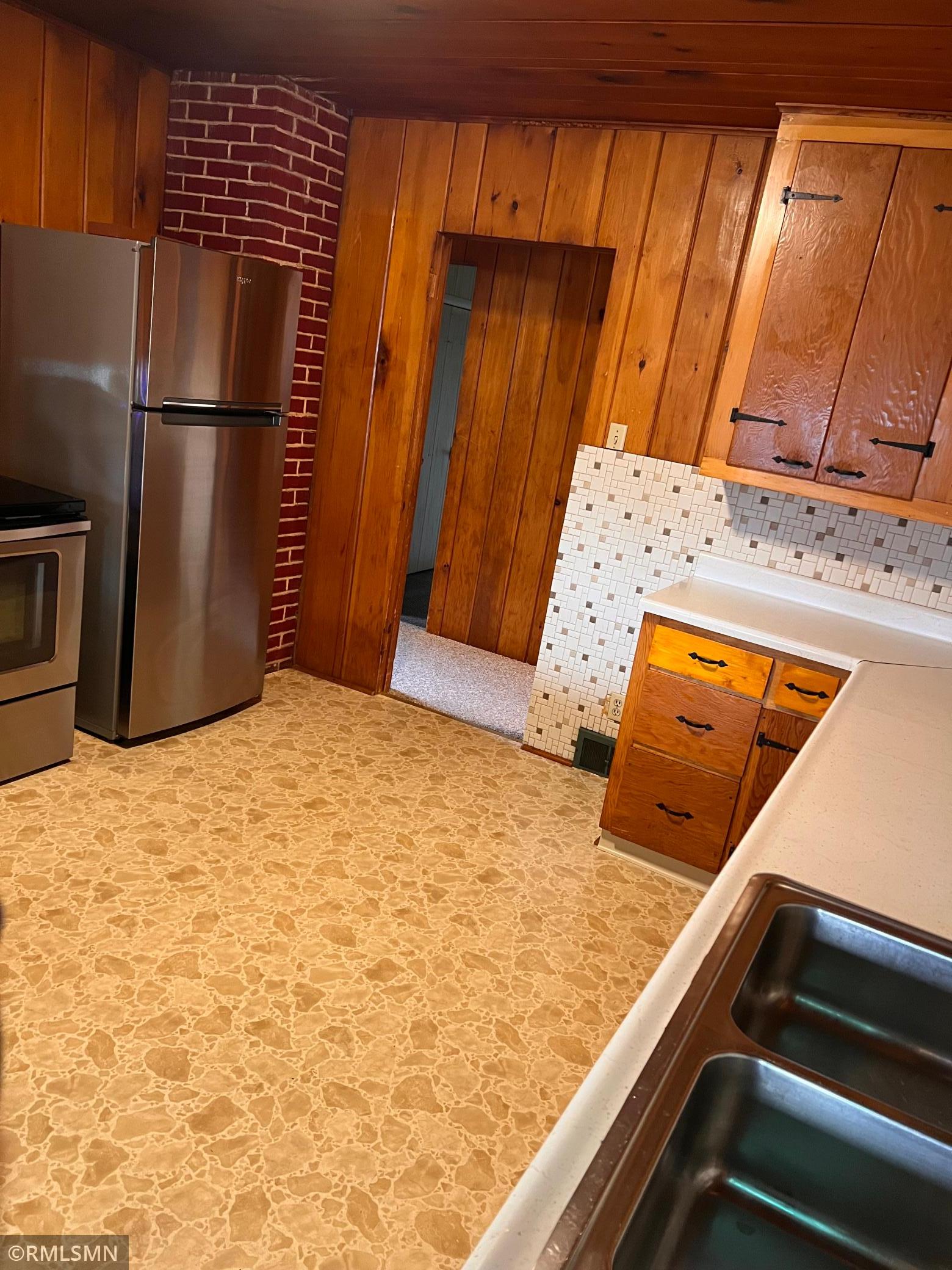 1111 E Camp Street Property Photo 38