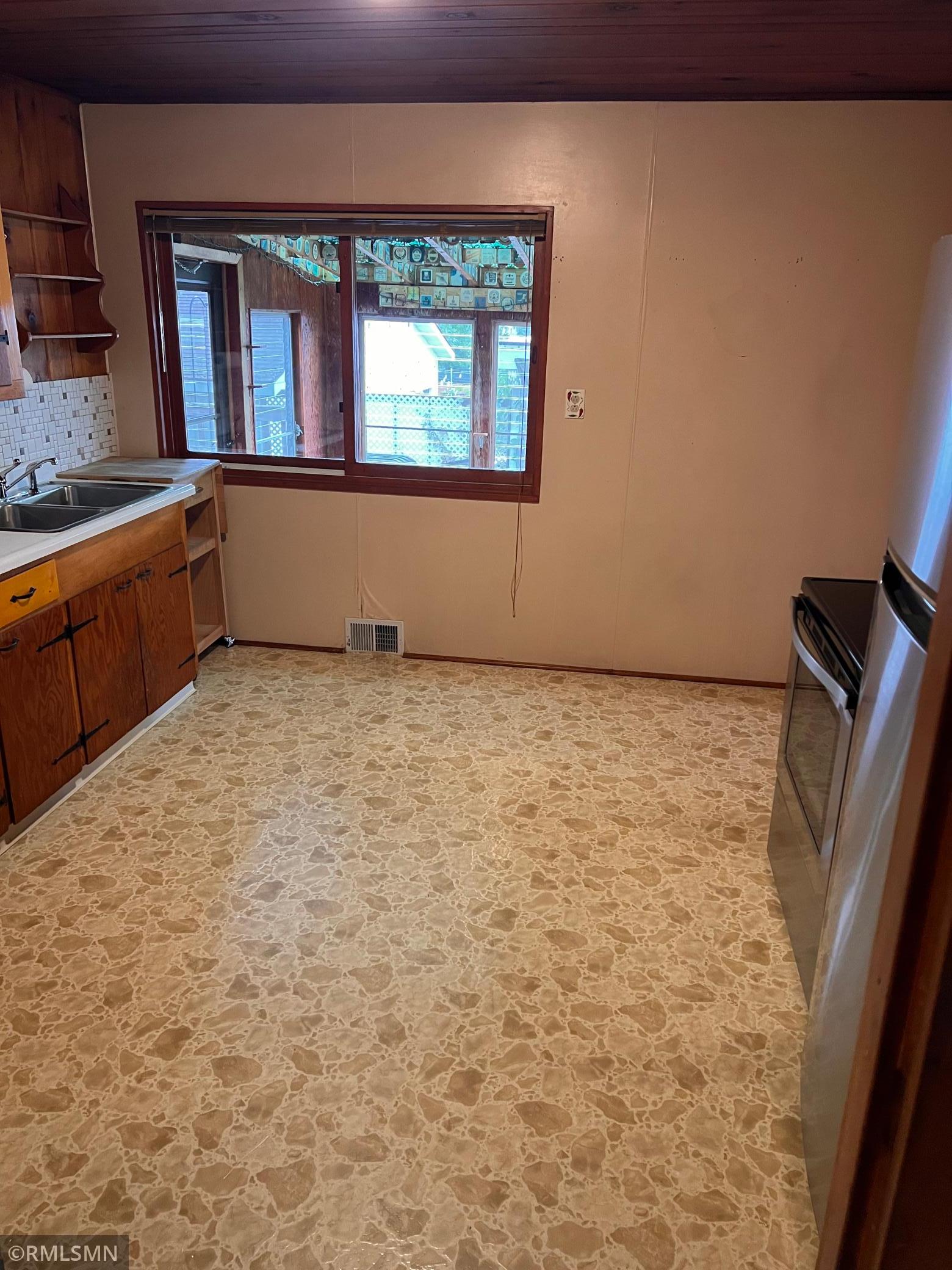 1111 E Camp Street Property Photo 39